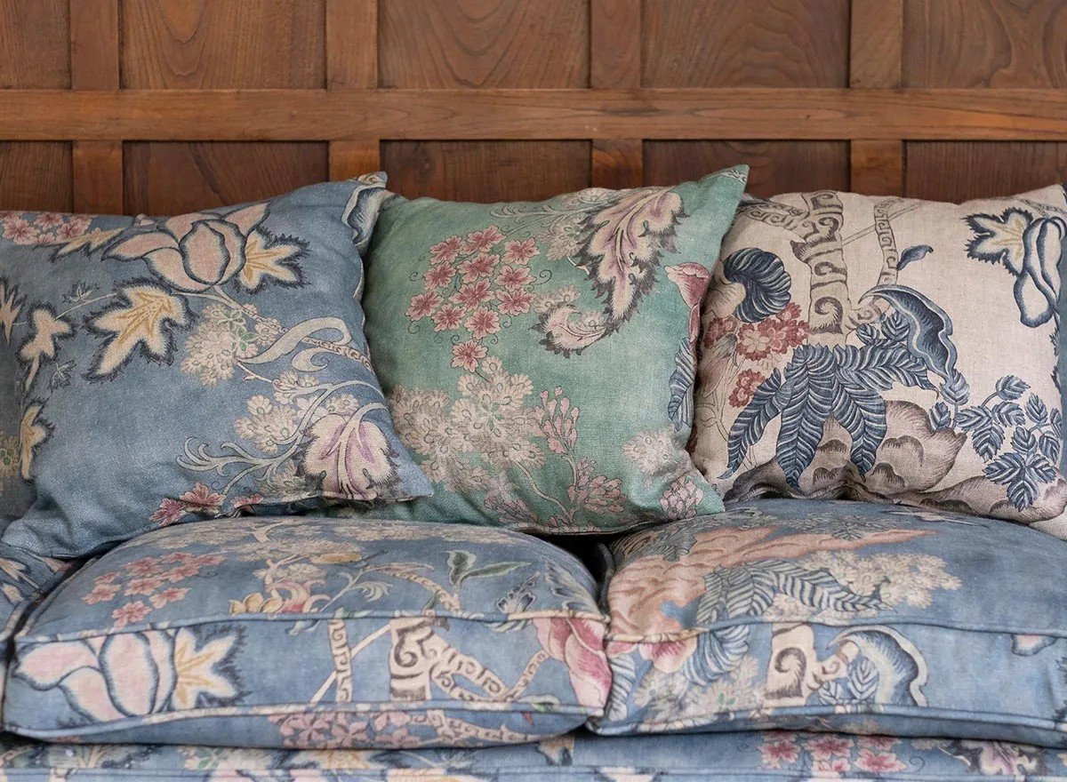 tela-tapizar-azul-floral-estampado.jpeg
