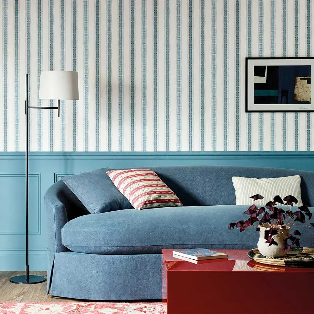 jane-churchill-camber-stripe-azul-papel-pintado-3@lg.webp