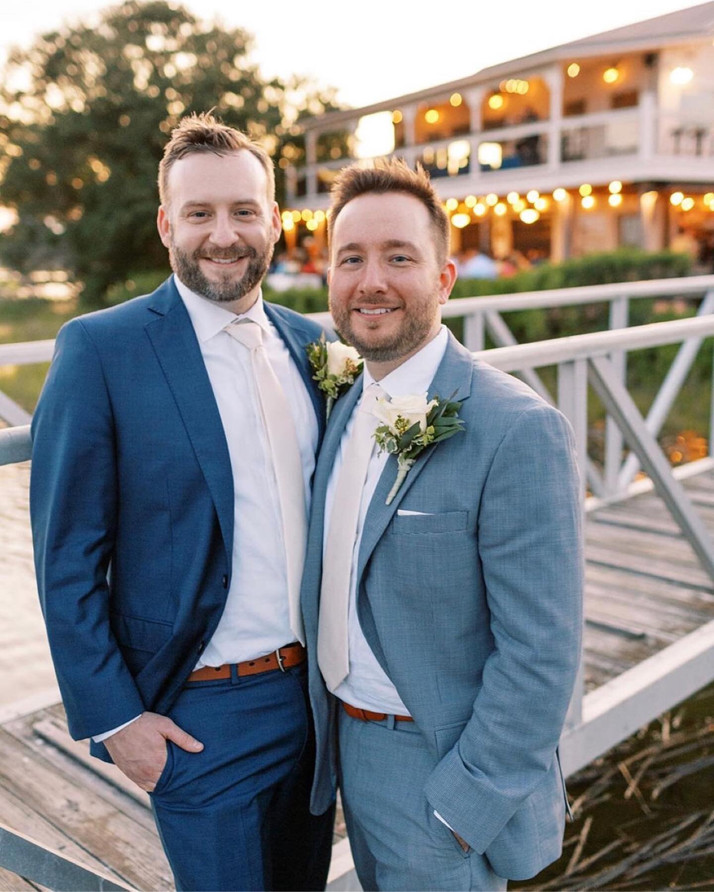 Happiness looks good on these two! It was a beautiful full moon/high tide evening @villagecreeklanding 🌕 &bull;photos: @caitlinleephotographers &bull;day of coordinating: @allyouneed.byag &bull;DJ: @cpmevents &bull;catering: @porchssi 💫❤️