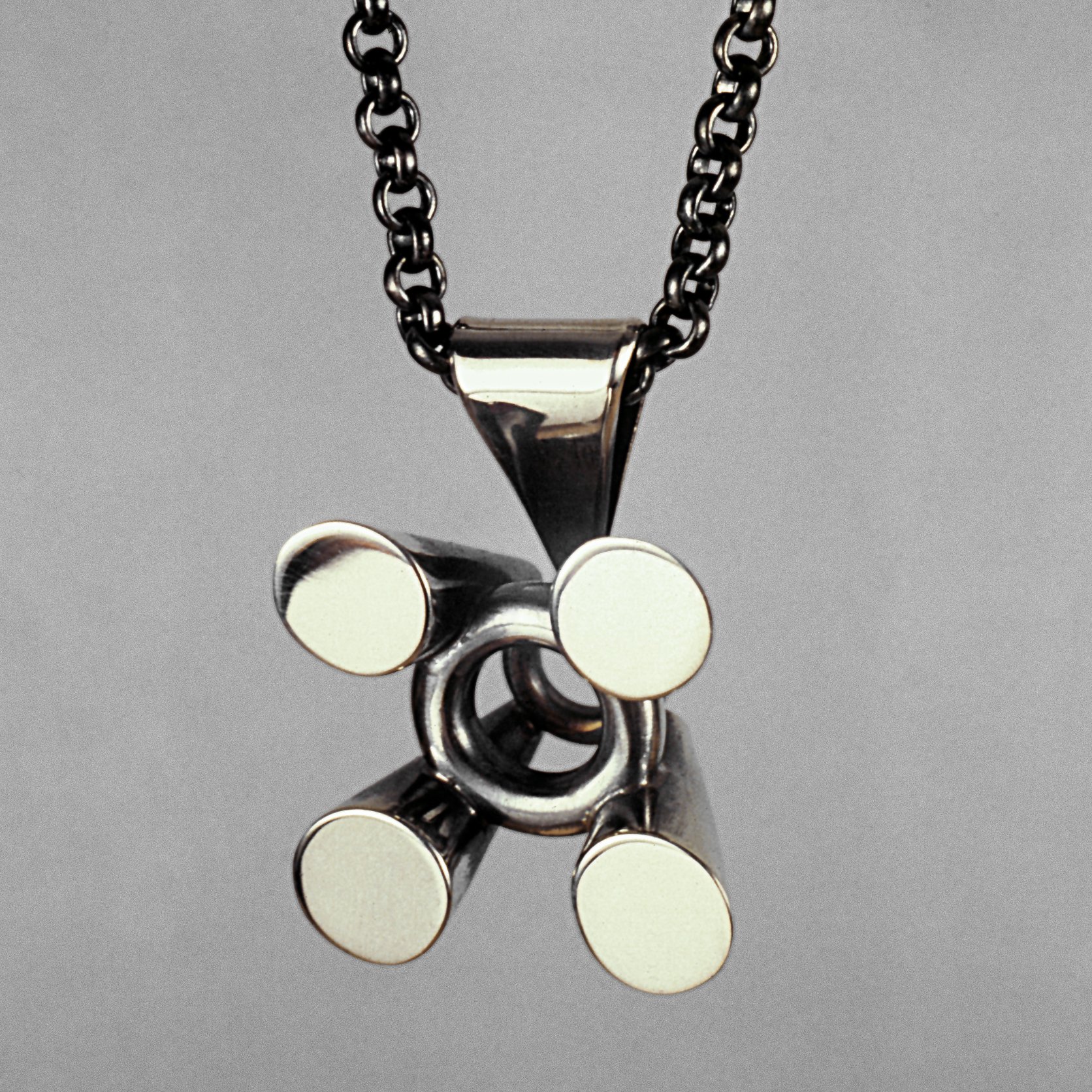 T edit_Exag. Prong Pendant_01.jpg