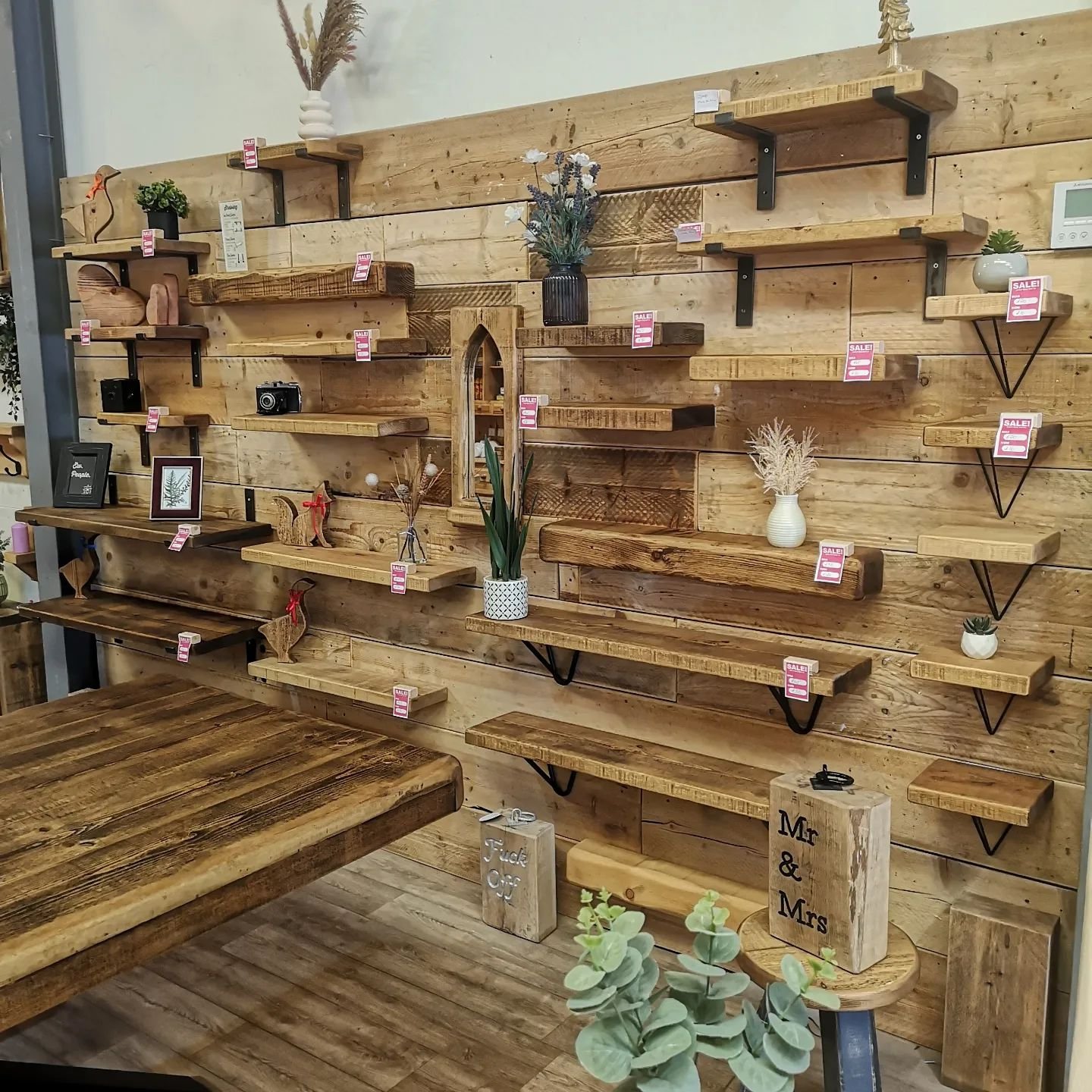 Shelf Sale Still on until end of May!

#salesalesale #sale #shelfies #shelfinspo #shelfbrackets #shelvesofinstagram #plantsofinstagram #shelf #shelves #rusticdecor #homeinspo #homelove#homesweethome #instahomewales #instahome #chunky#bohodecor #solid