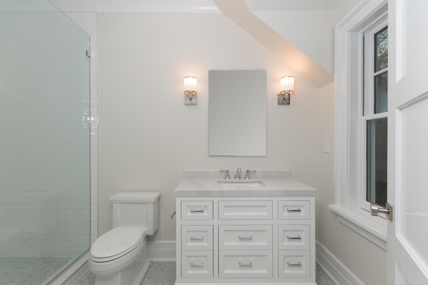 1 Althea Ln Darien CT 06820-large-038-017-Bathroom-1500x1000-72dpi.jpg