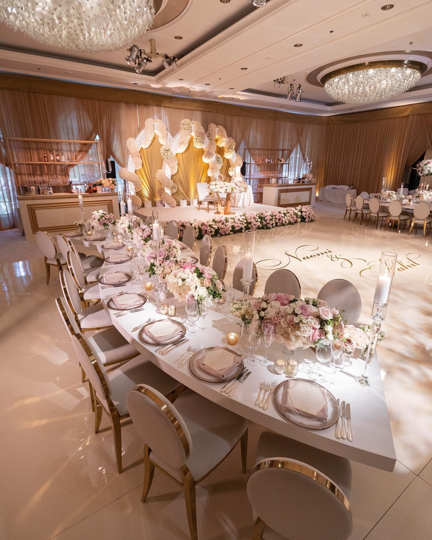 The Exquisite touch ✨ 📷: @dukeimages
&bull;
&bull;
#ExquisiteEvents #reception #wedding #weddingplanner #dancefloor #stage #sweetheart #ballroom #bar #dreamwedding