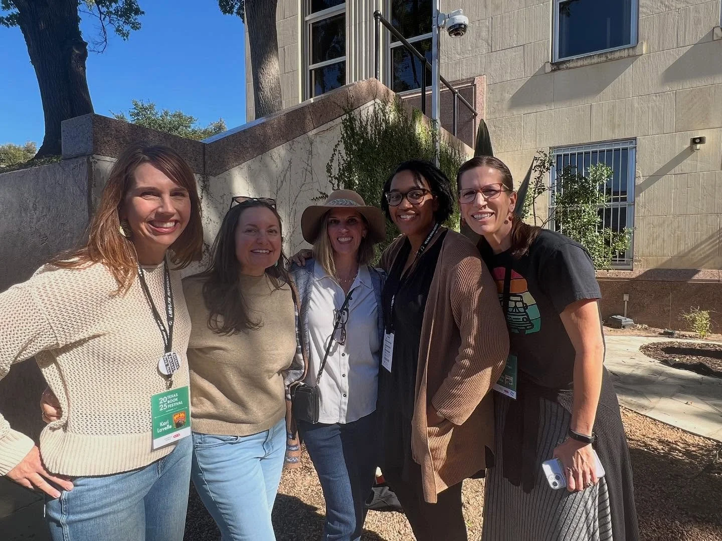 Texas Book Festival weekend didn&rsquo;t disappoint! 🤩 This year was a star studded line up including some of my favorite people!! 🎉 @texasbookfest @scbwiaustintx 

@teachsolis @annewynter @lindsaylesliewrites @karilavellewrites @bethany.hegedus @b