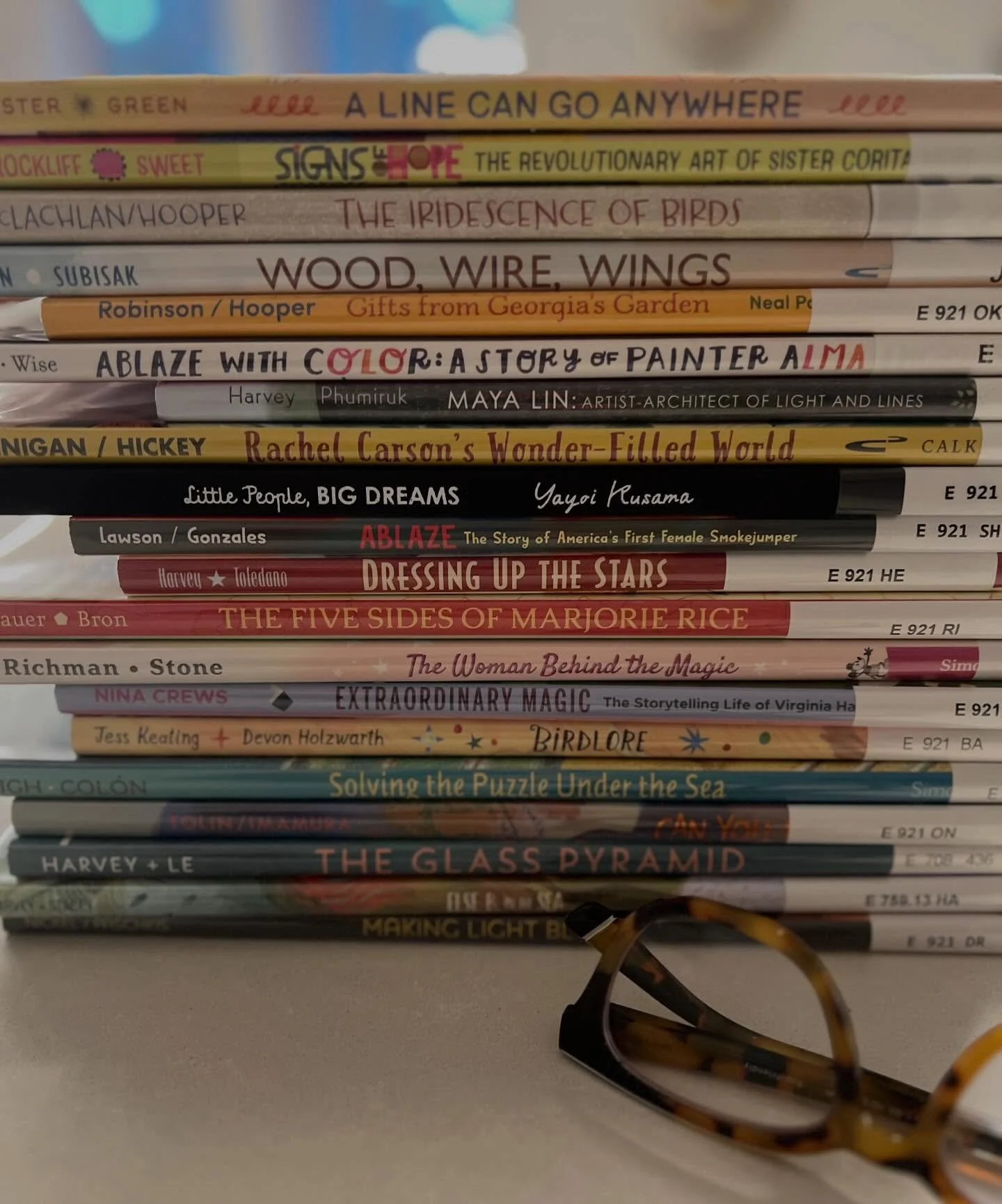 Hunkered down and reading for research. 🥶 📚 ☕️ What&rsquo;s YOUR guess- am I working on a new fiction or nonfiction picture book? 👀 

#picturebooks #amreading #kidlit #picturebookauthor