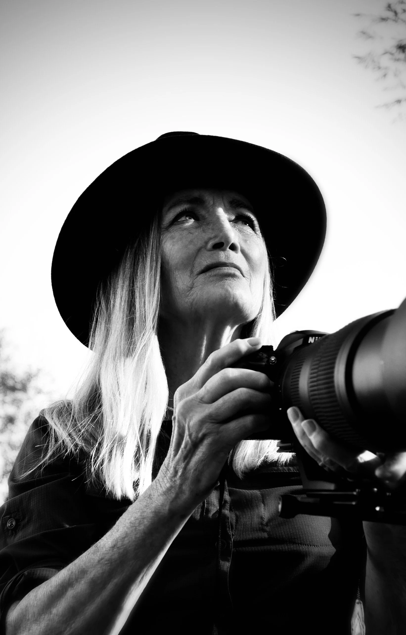 Linda Dalton Walker, wildlife photographer with camera