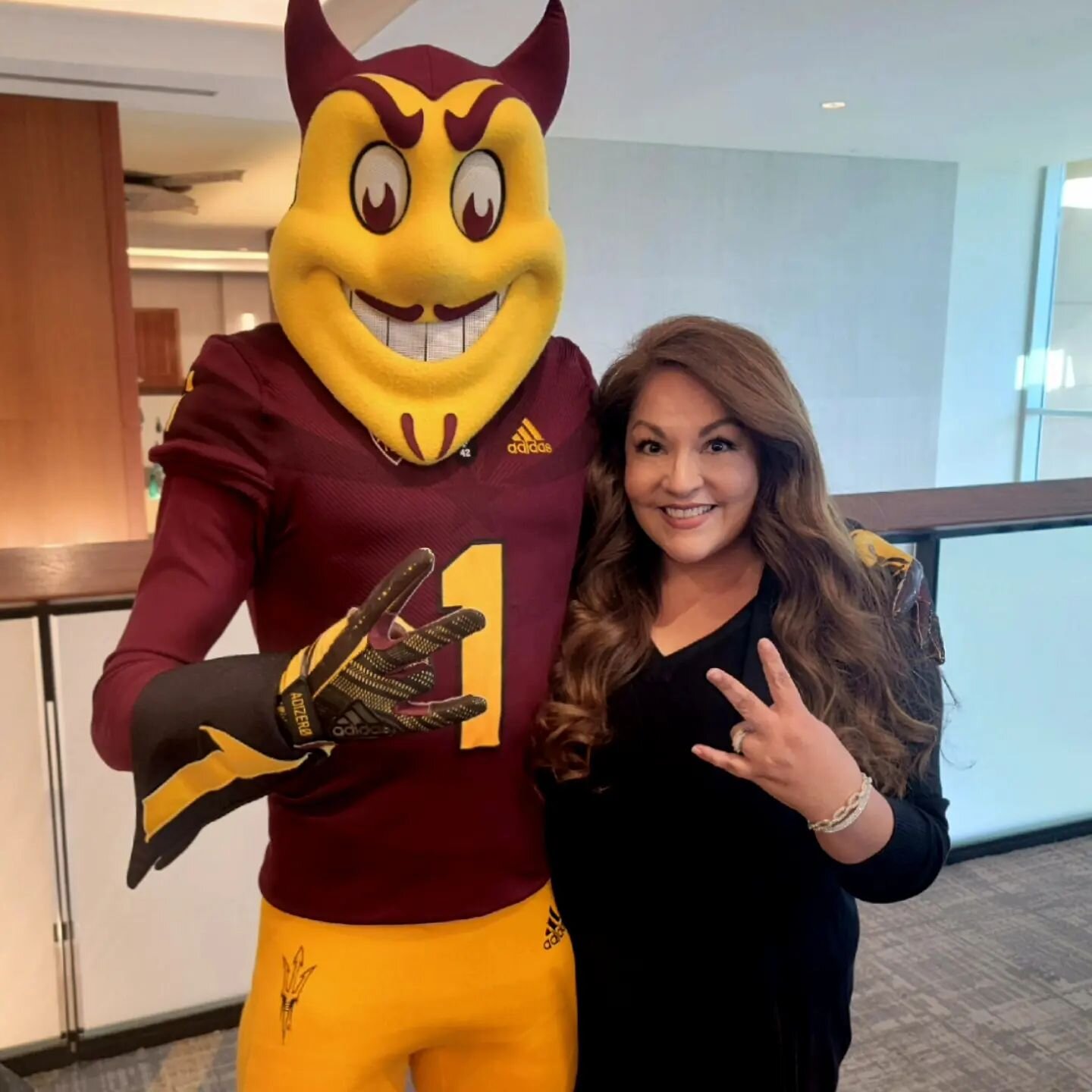 Congratulations to my beautiful hearted friend @zkick4life! And to all of the '82-'83 Sun Devil Legends❤️🔱😈
.
.
.
#asu #sundevil4life #sundevils #forksup #luiszendejas #sundevilfootball  #Sundevillegends