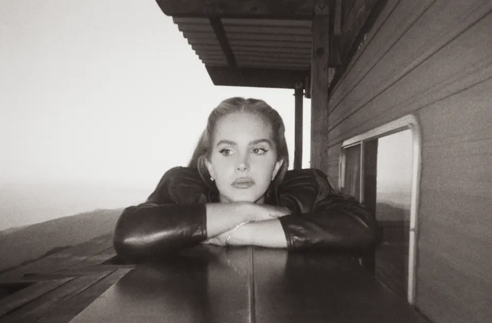 Lana Del Rey - ’Chemtrails Over The Country Club’