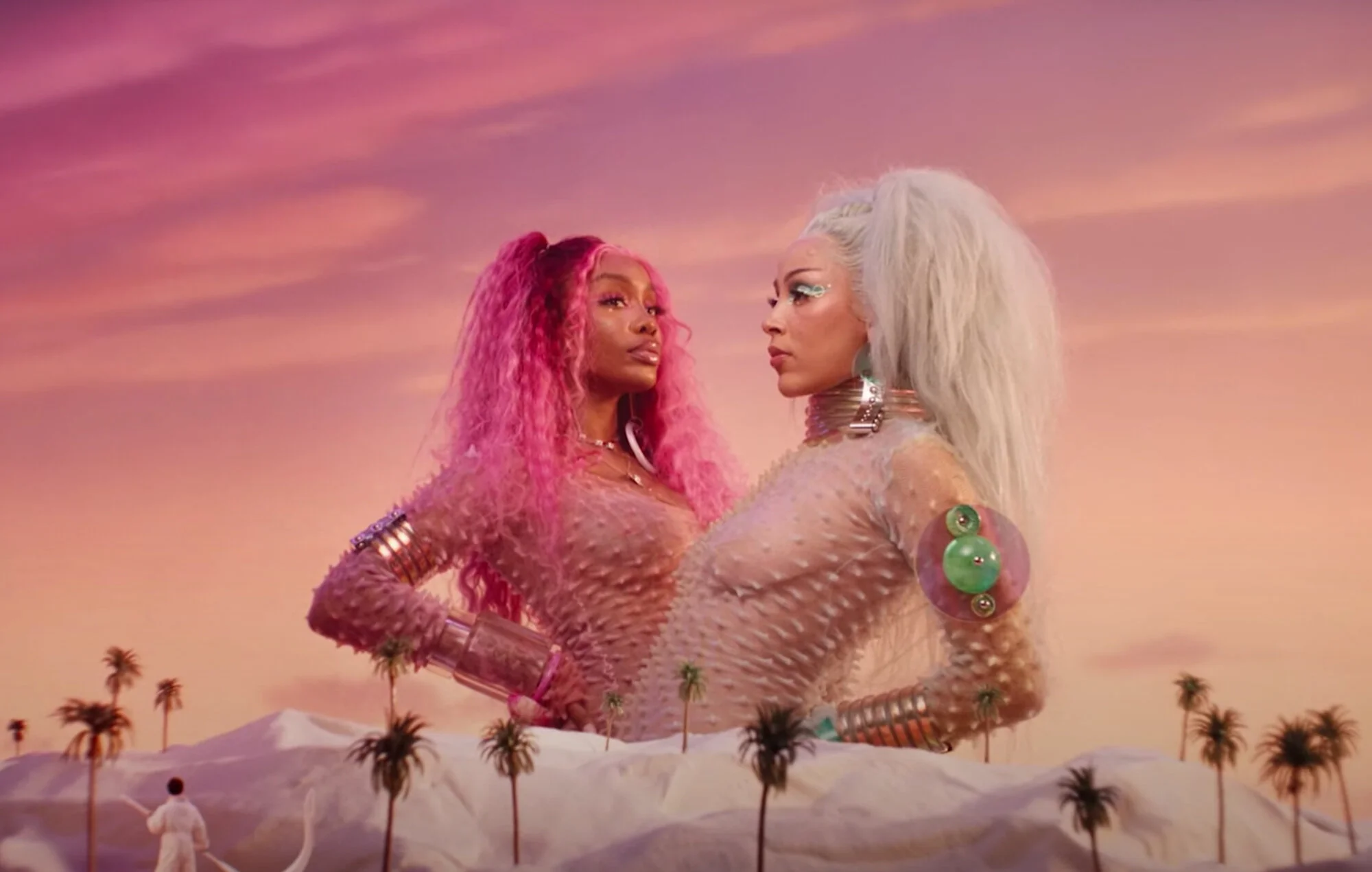 doja-cat-sza-kiss-me-more-music-video@2000x1270.jpeg
