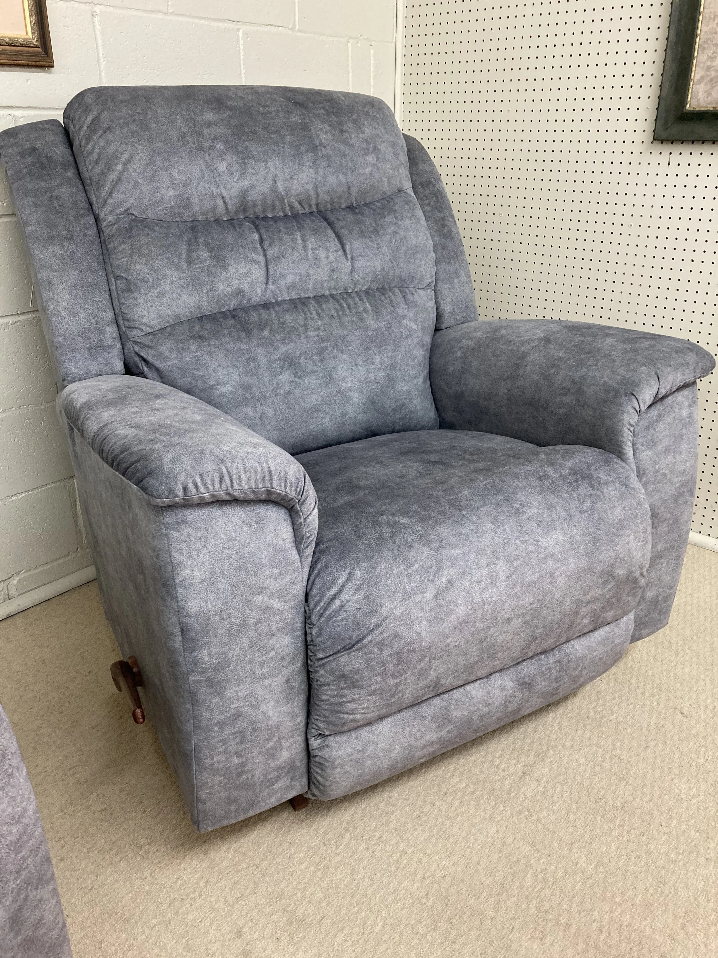 Recliners — Garrett’s Furniture Hodgenville Elizabethtown Kentucky