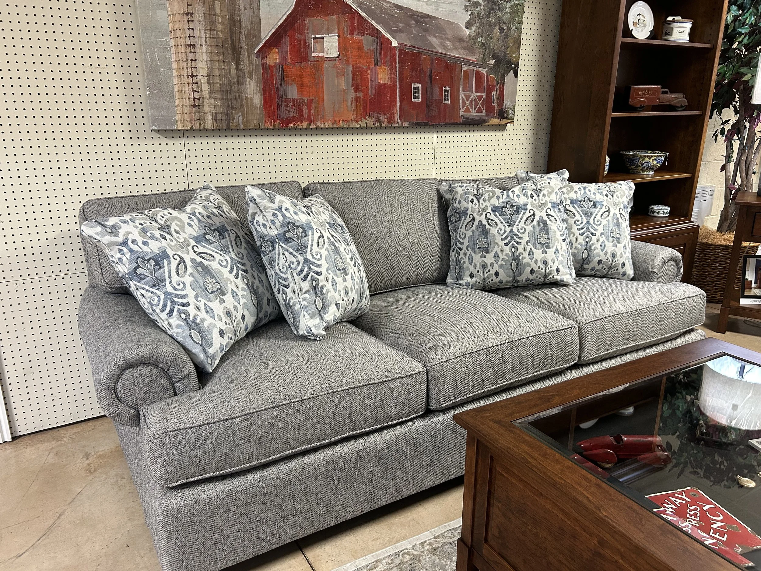 King Hickory - Henson 97“ wide sofa with 26“ seat depth in Kempsey Hemp performance fabric