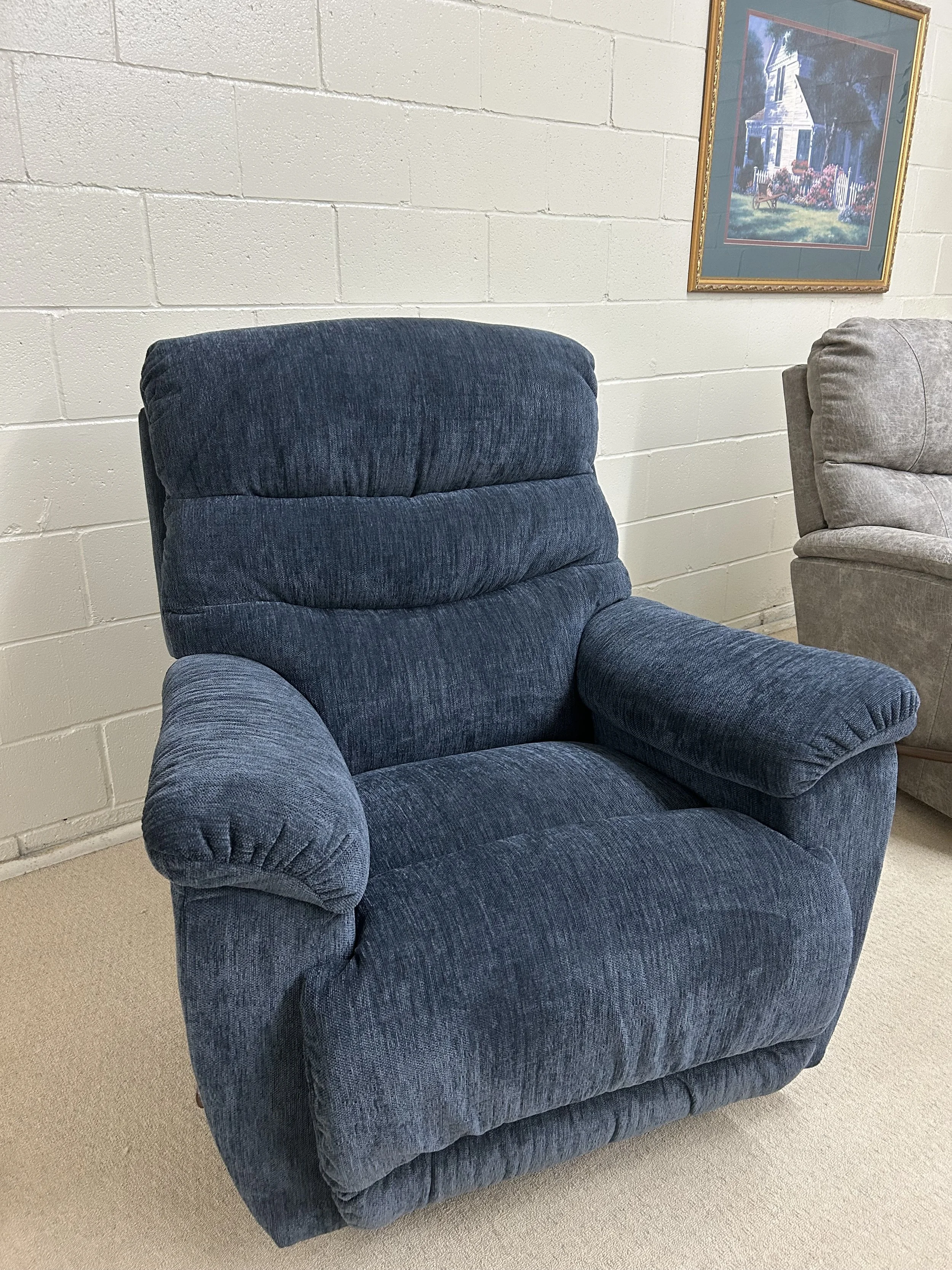 LaZBoy - Joshua rocker recliner in dark blue fabric
