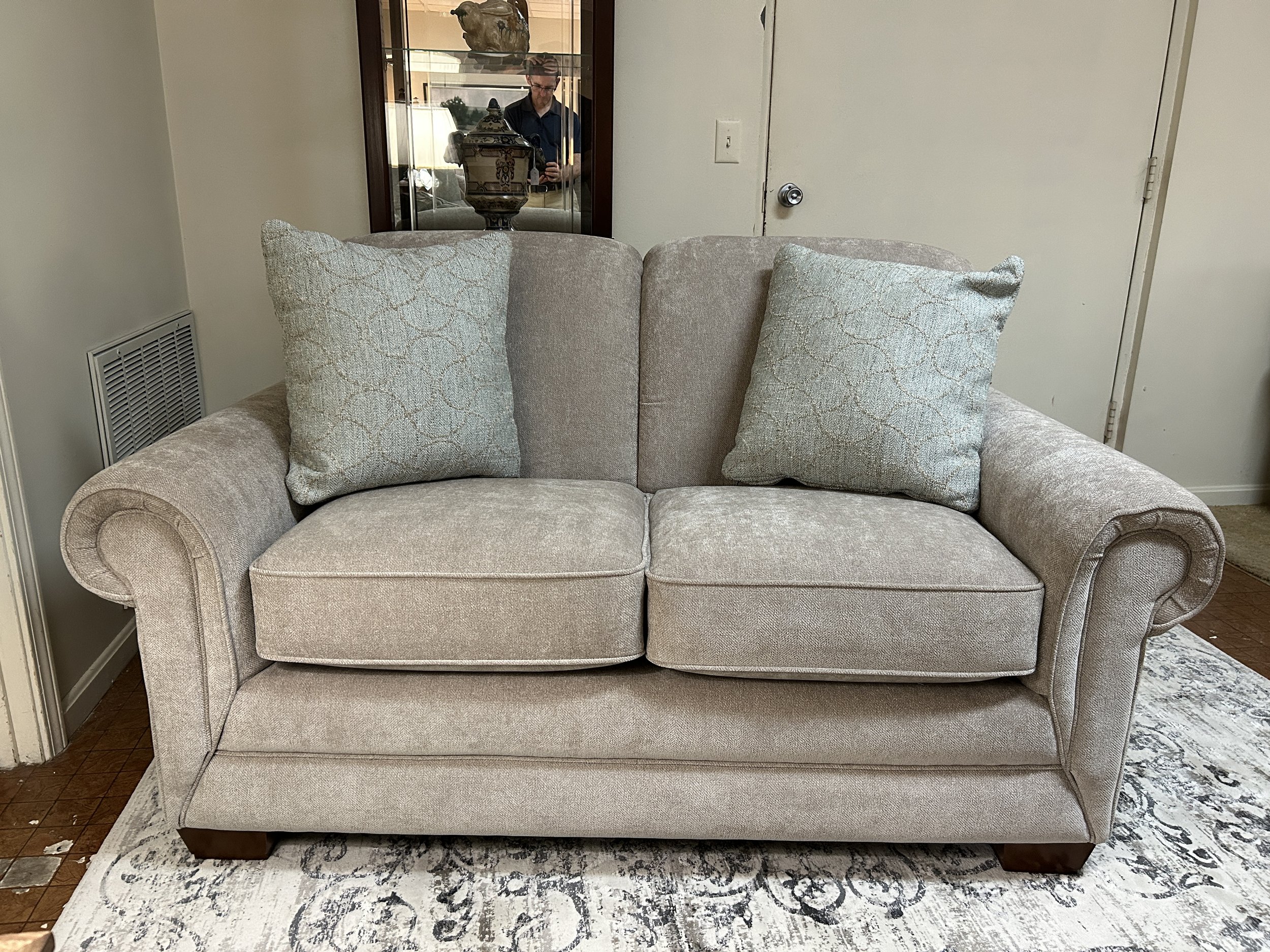 LaZBoy - MacKenzie loveseat 