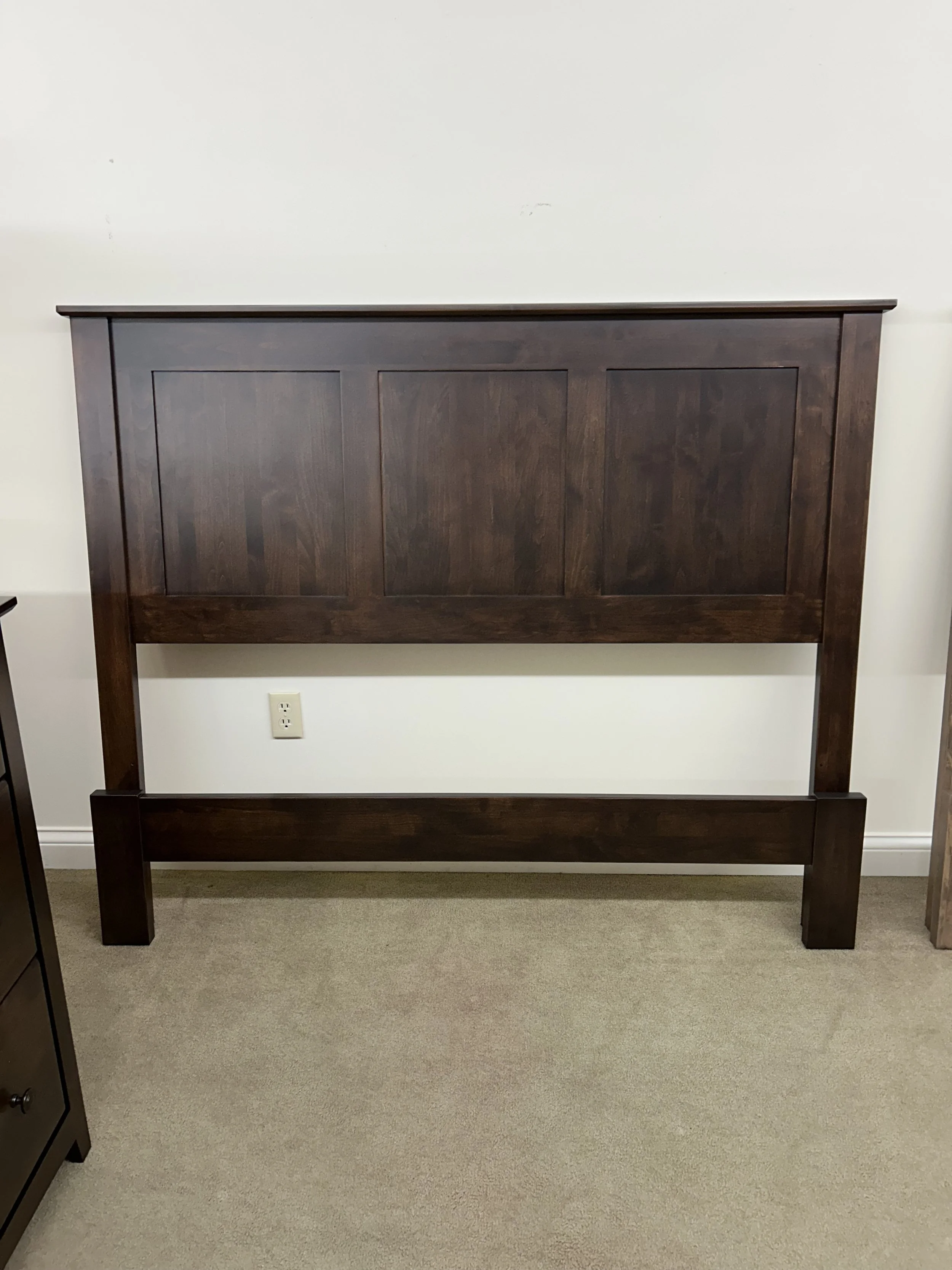 Archbold - Queen panel bed with low footboard in brown mahogany finish on solid Alder