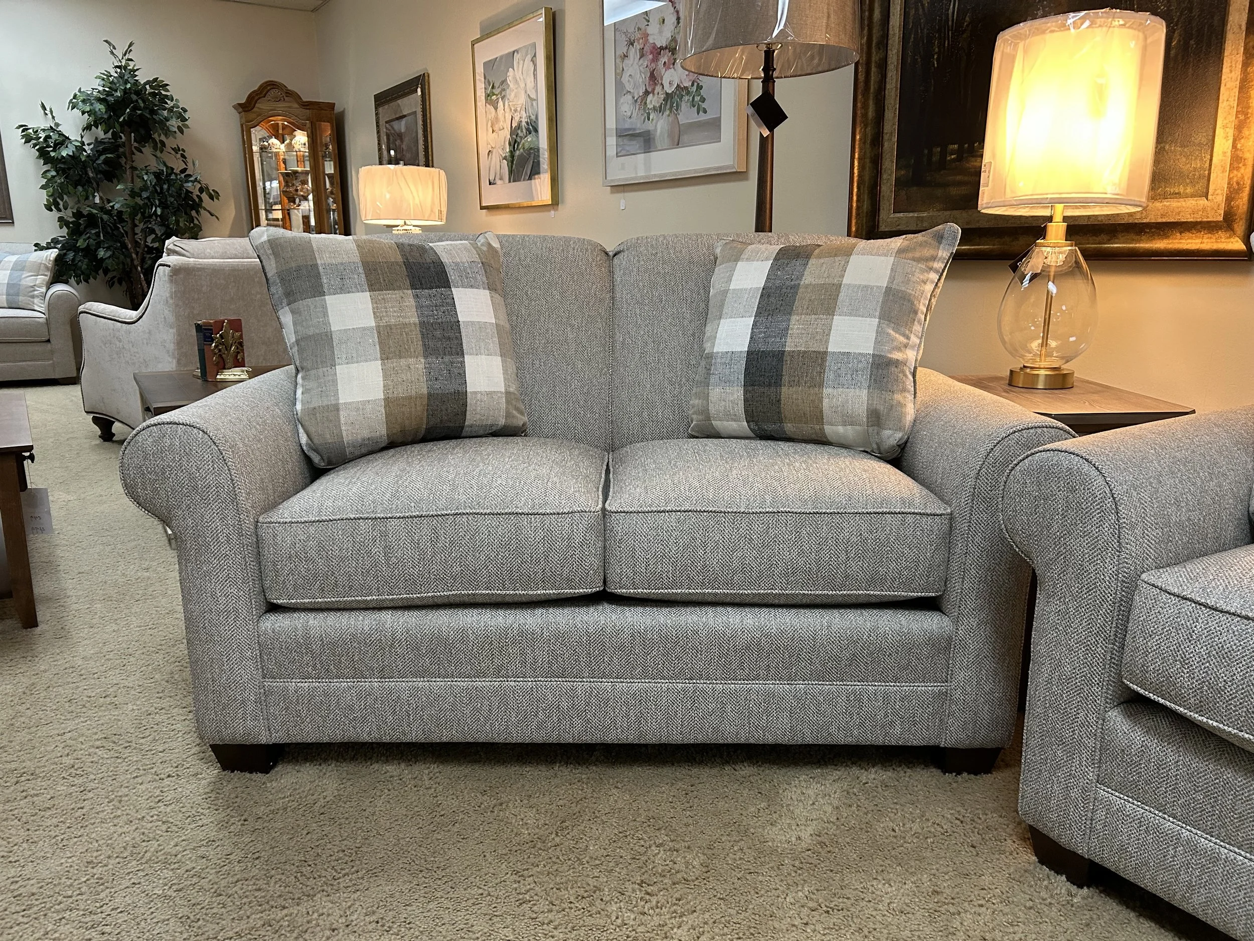 King Hickory - Amy loveseat in Albion Dove performance fabric