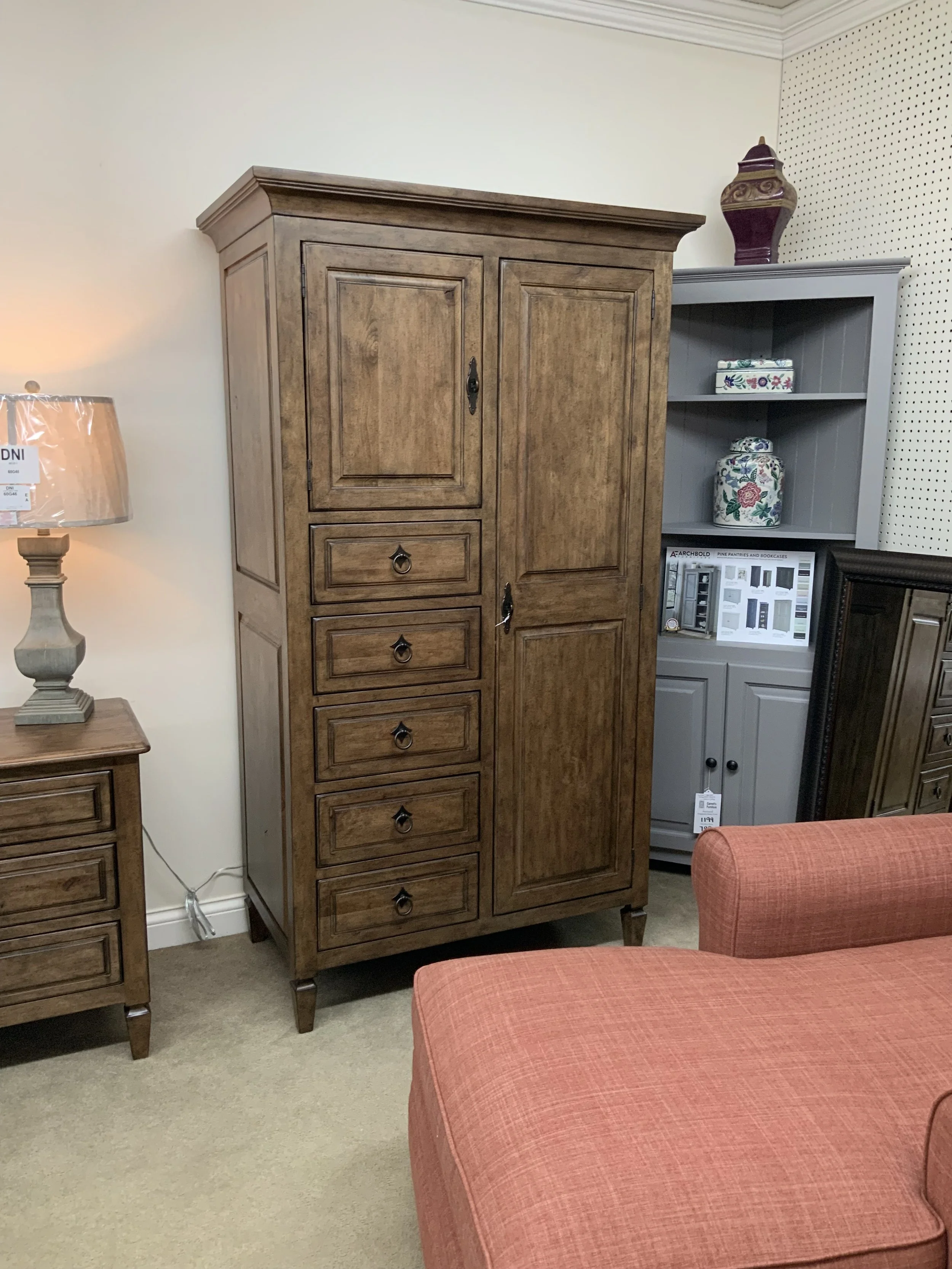 Kincaid - Ansley collection - Hillgrove door cabinet in Cinnamon finish on solid Alder hardwood