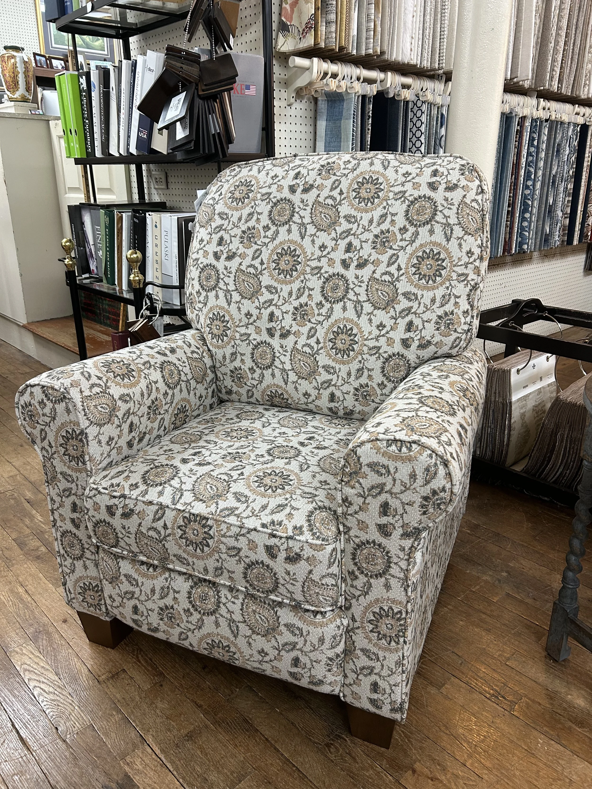 Best Home Furnishings press-back reclining leg chair