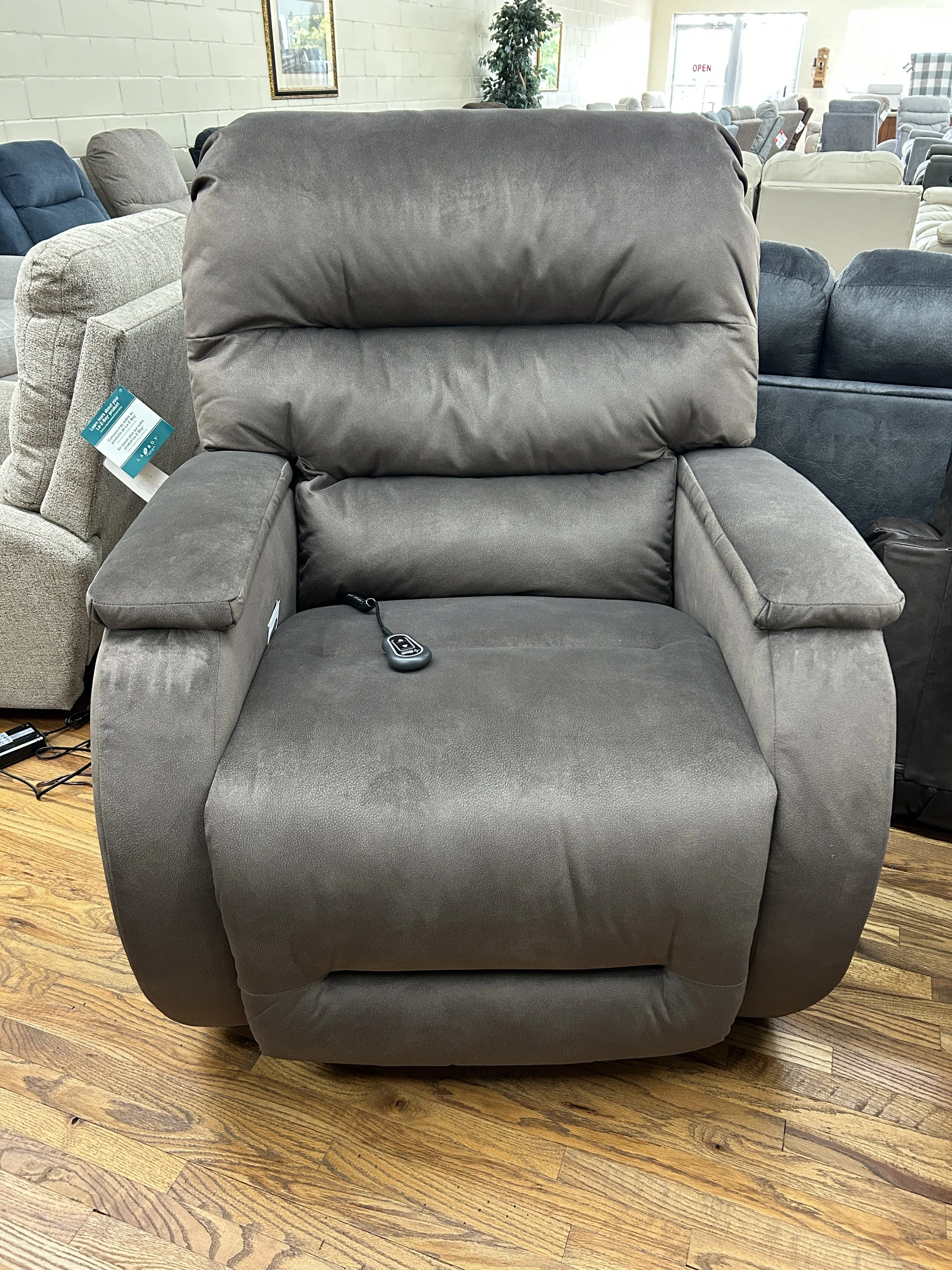 Beast “Mastadon” big & tall power space-saver recliner in light brown fabric