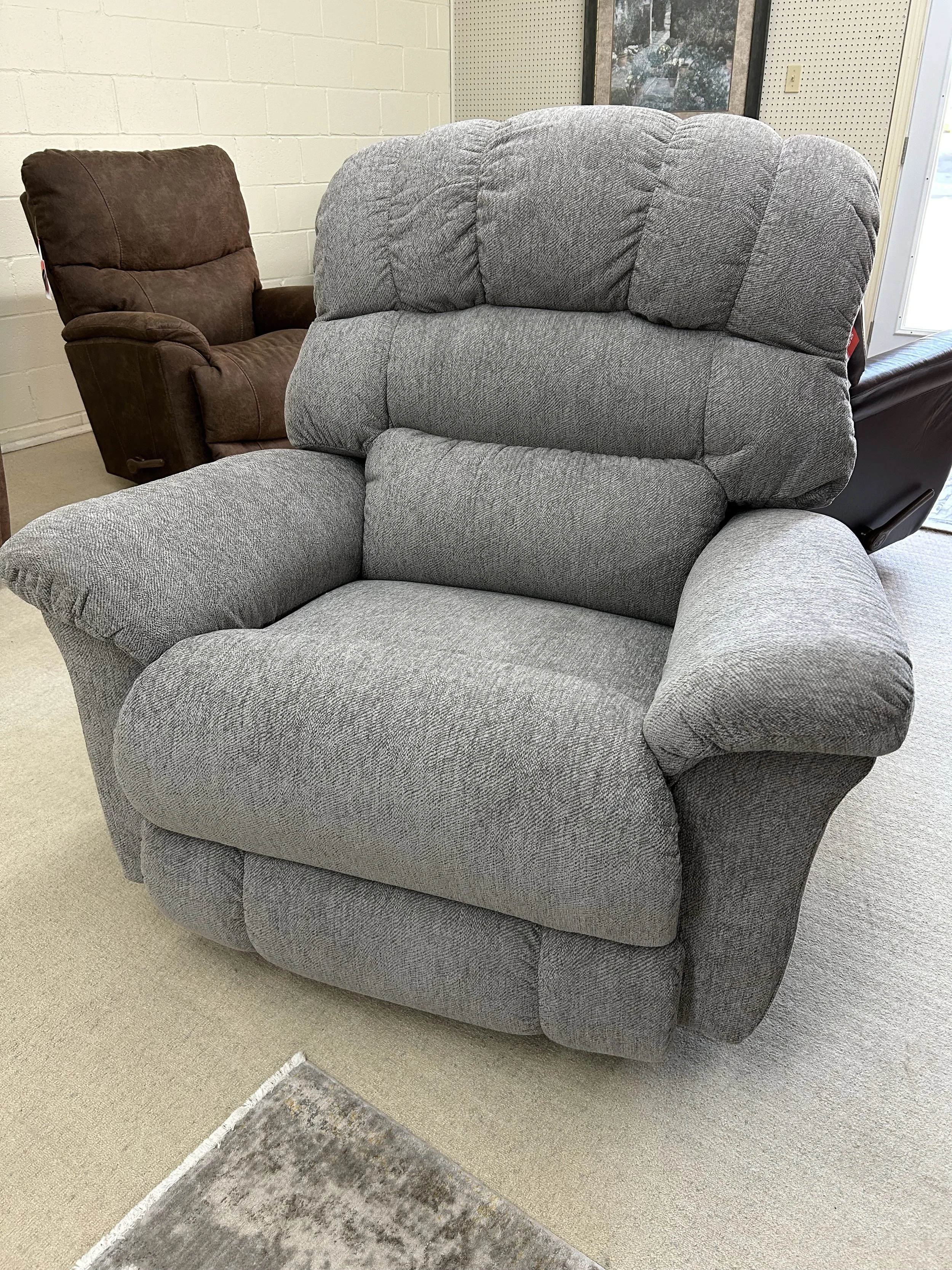 LaZBoy - Randell large rocker recliner in grey fabric