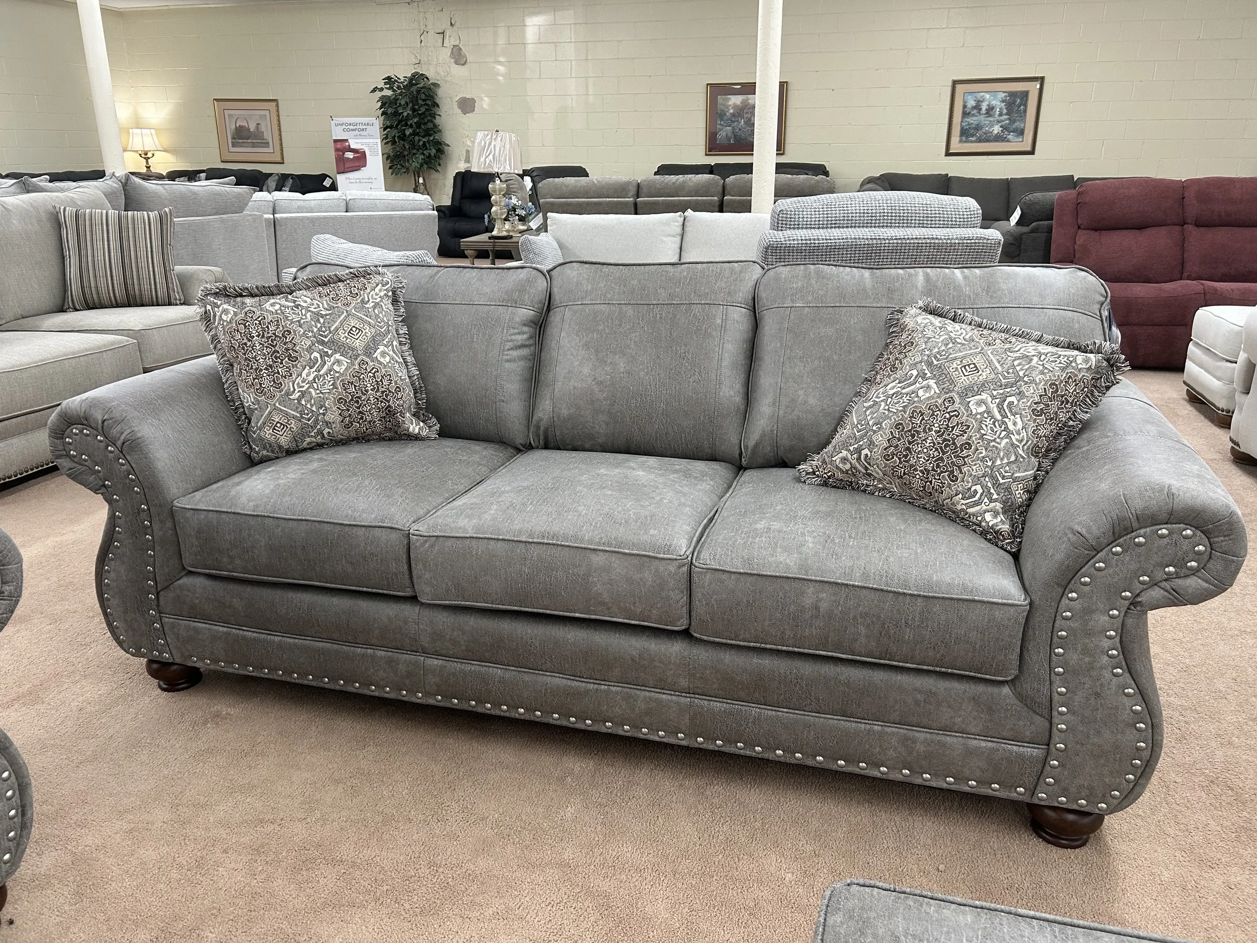 Hughes - sofa in Goliath Mica grey polyester with nailheads