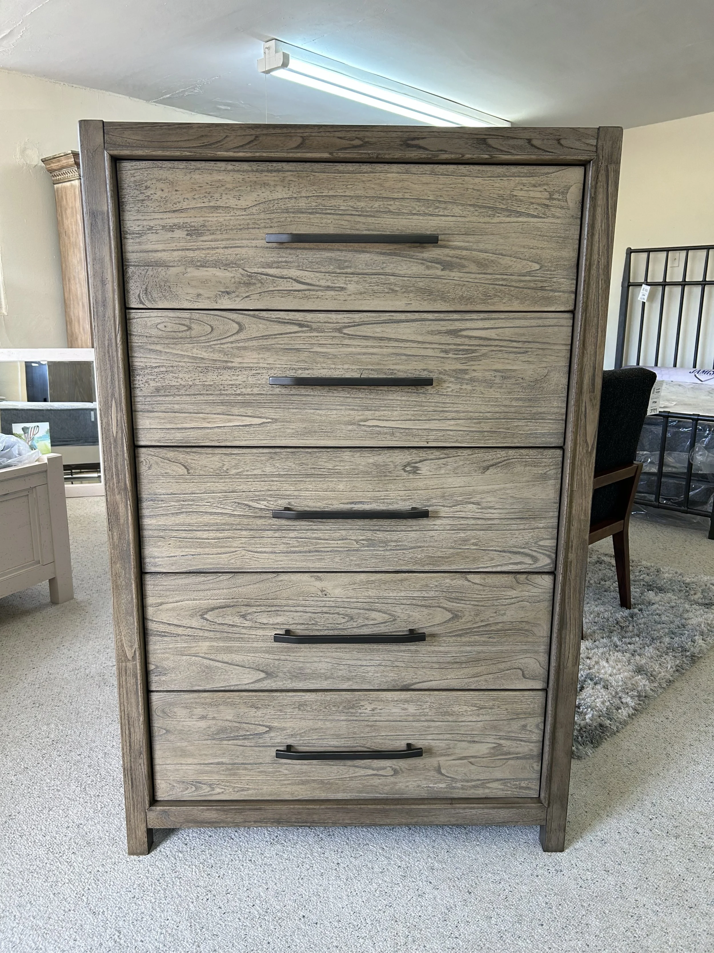 Kincaid solid white cedar 5 drawer chest of drawers with soft close drawers. W: 40” x D: 19” x H: 60”