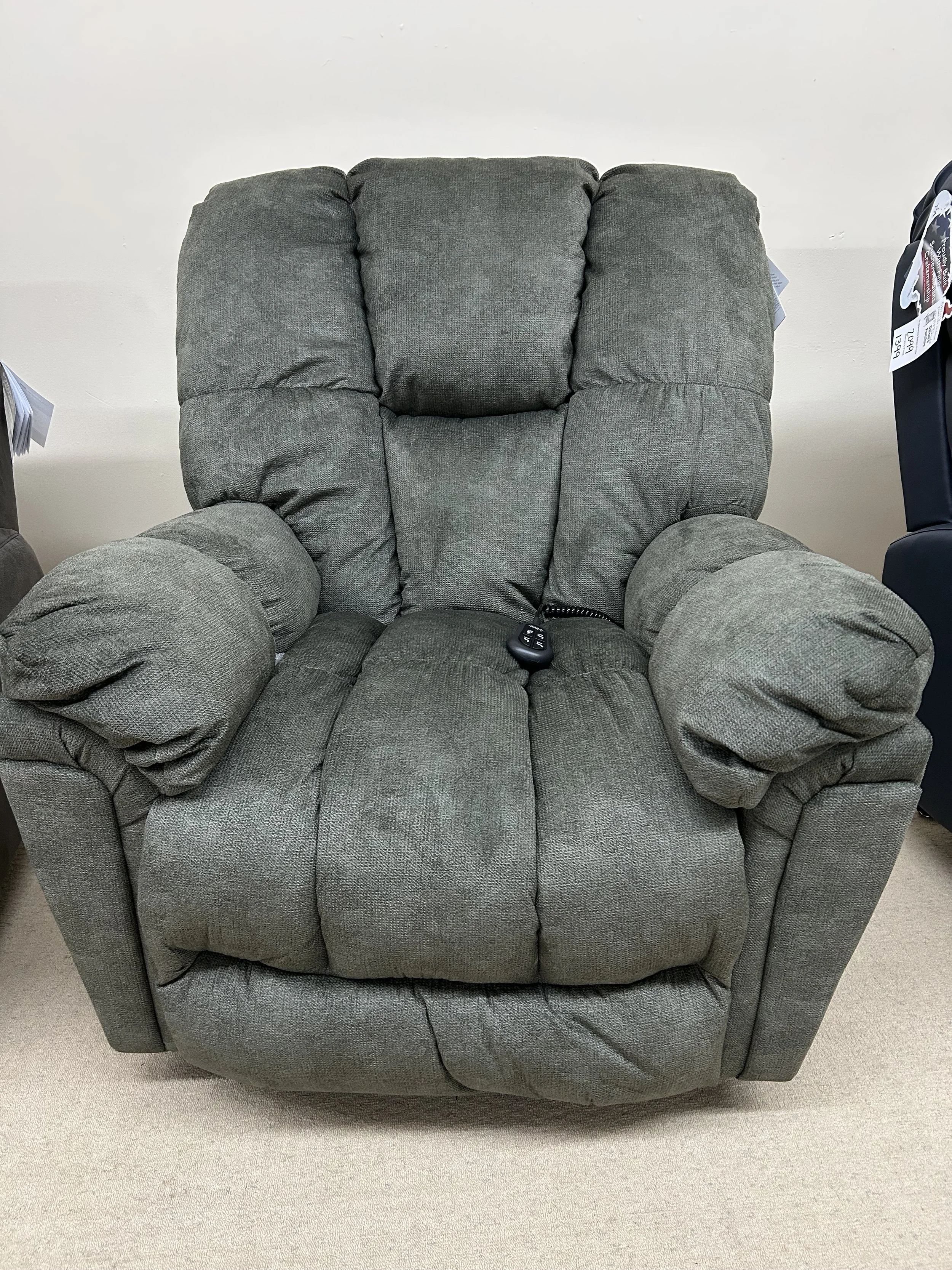 Best HF - Lucas power lift recliner in basil green fabric