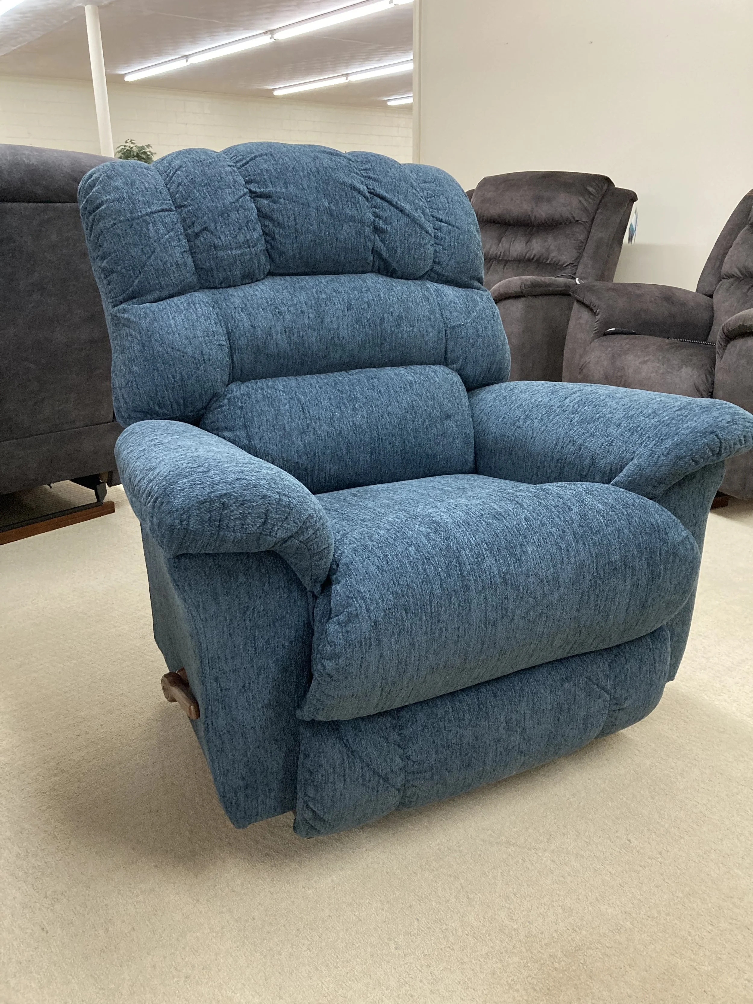 Recliners — Garrett’s Furniture Hodgenville Elizabethtown Kentucky