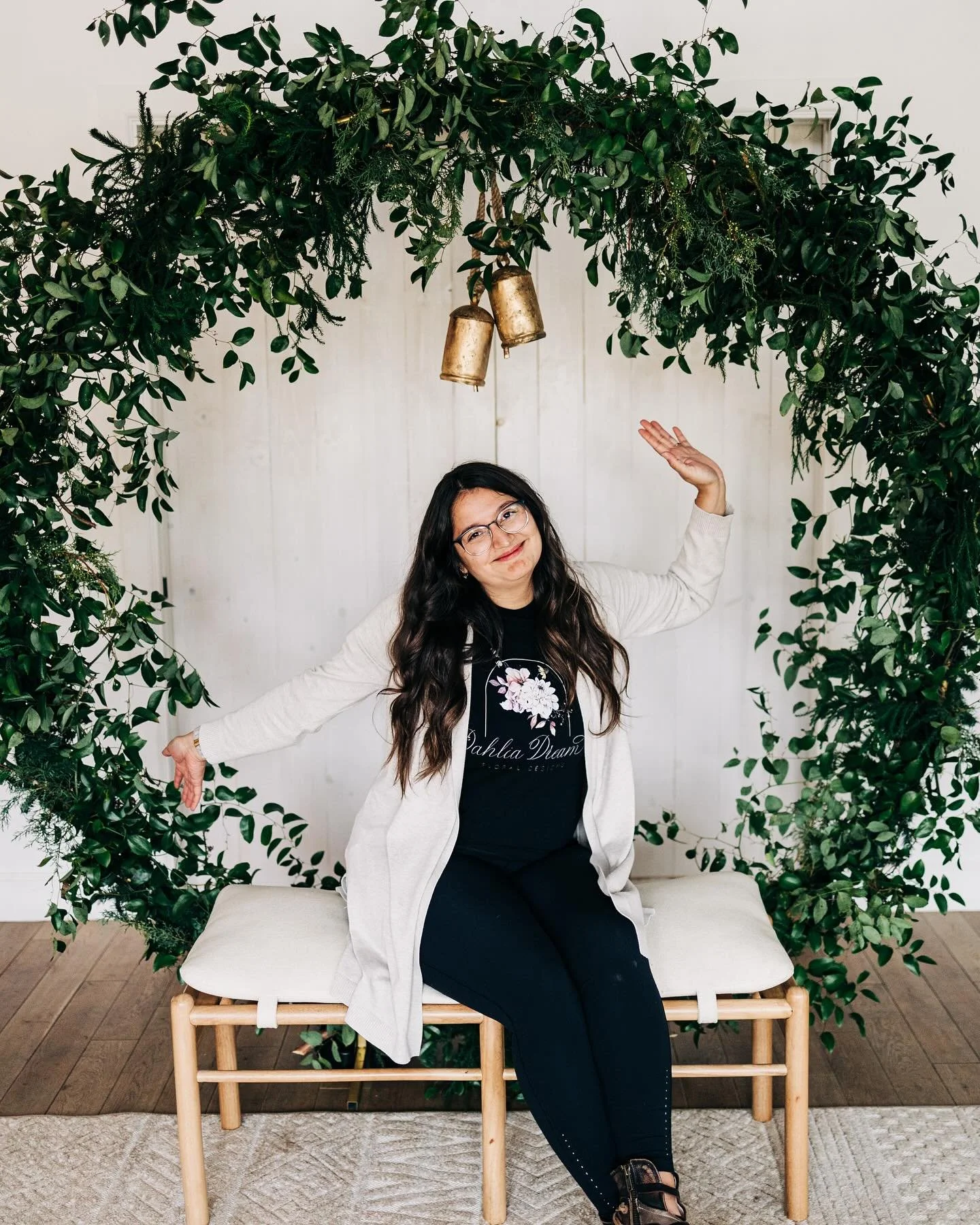 Happy Holidays, friends! So beyond grateful for this year and excited to see all the beauty 2025 has to bring. Dahlia Dream has had our busiest year yet and we couldn’t be more proud looking back at all the weddings we had the pleasure of flowe