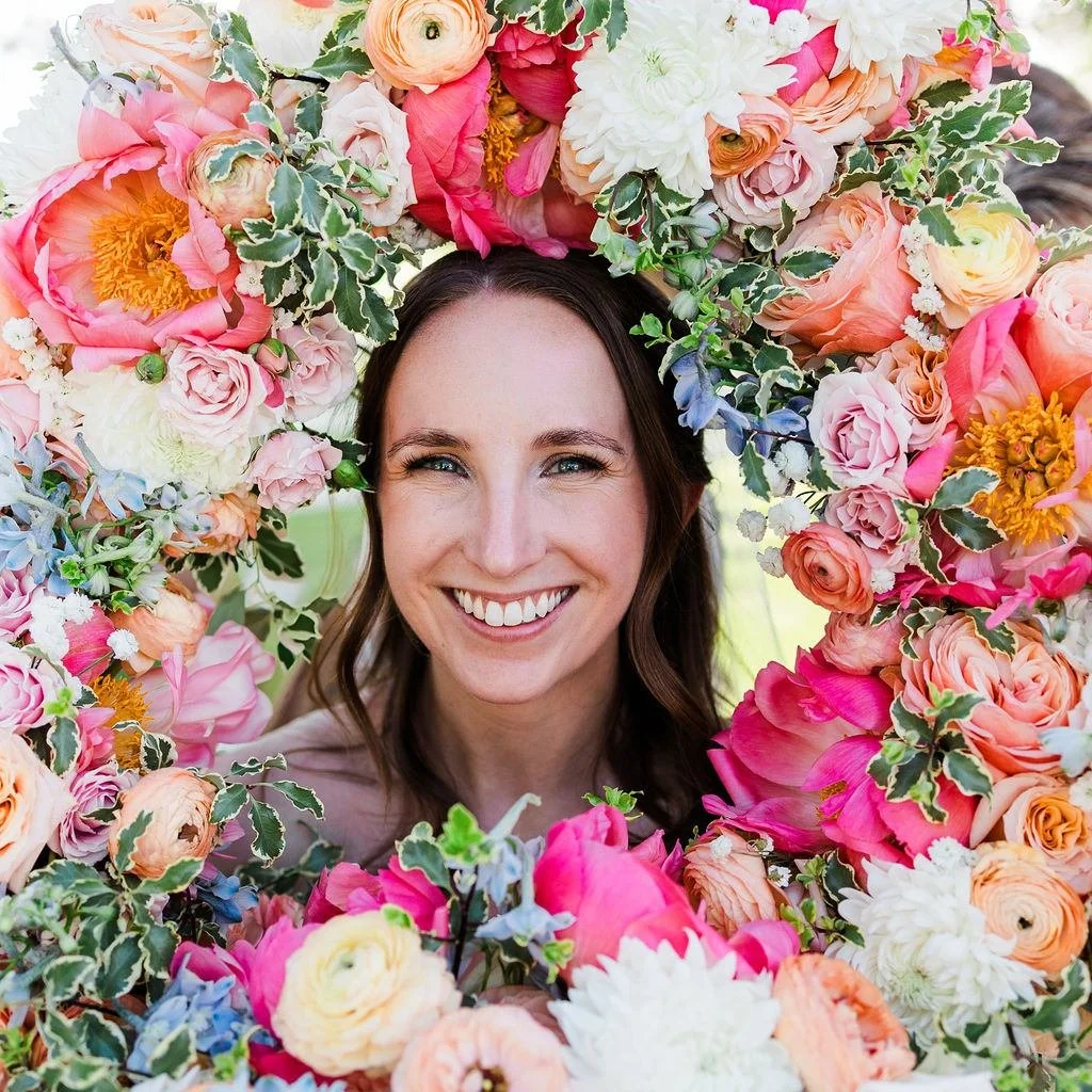 Galentine&rsquo;s energy: florals, friendship, and a little sparkle &mdash; because February belongs to the girlies too.
@brick_and_willow_photography 
@thebarnatraccooncreek