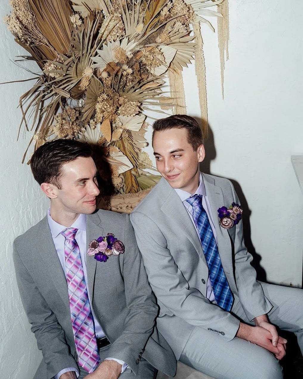If you&rsquo;re wondering whether monochromatic florals can still feel full of depth&hellip; this is your answer.

For Cody and Alex&rsquo;s reception at Moss Denver, we layered soft lavender, rich violets, sculptural allium, and airy blooms to creat
