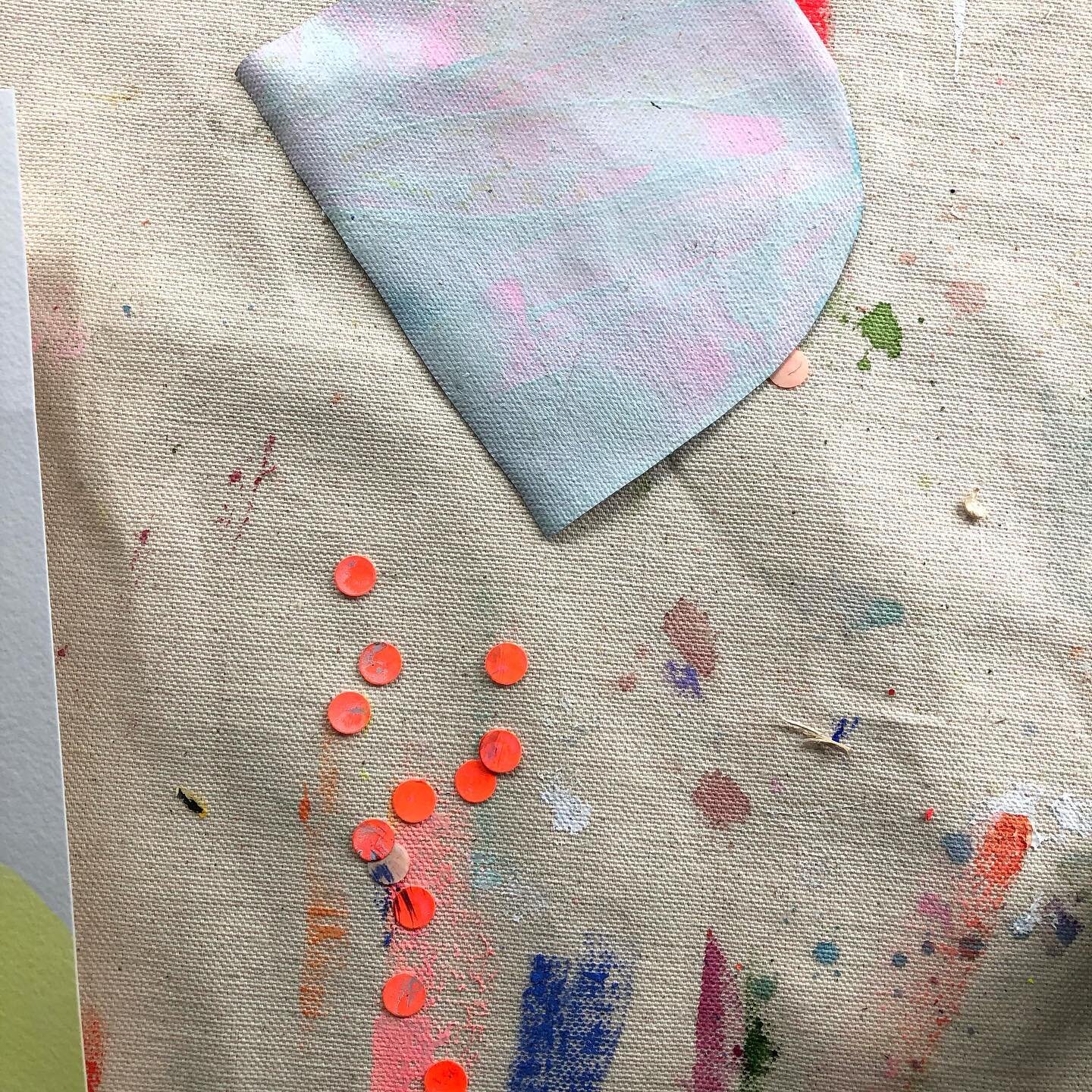 Presale is open to subscribers!!
Paper Shop opens tomorrow at 8:00 for everyone!
#affordableart #limitedseries