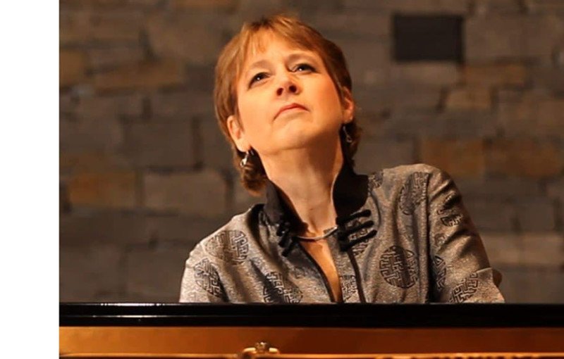 Jane Coop plays Mozart’s earth-shattering C minor concerto for piano in a performance with the Vancouver Symphony Orchestra