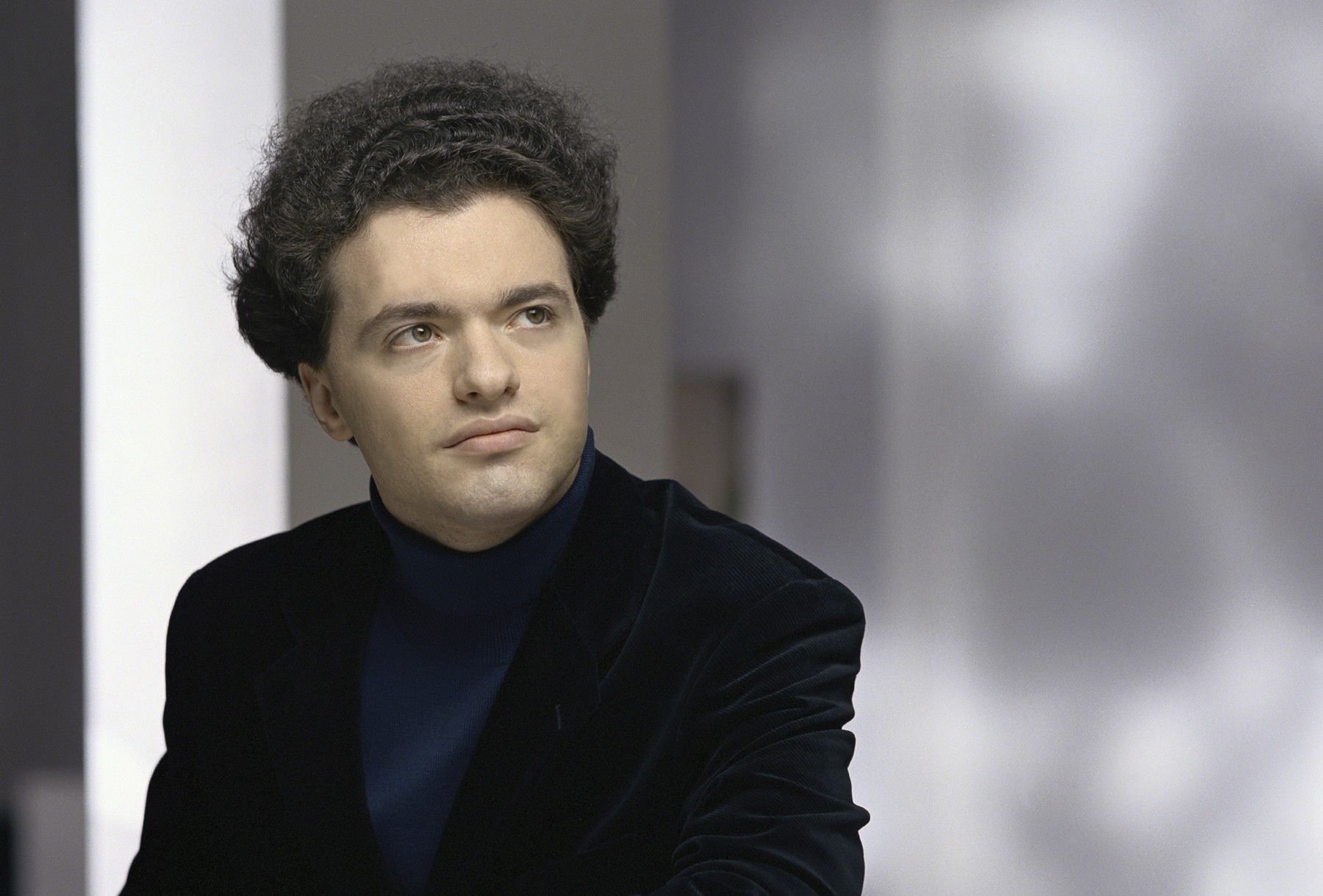 Revered pianist Evgeny Kissin returns to Vancouver Recital Society, April 28  