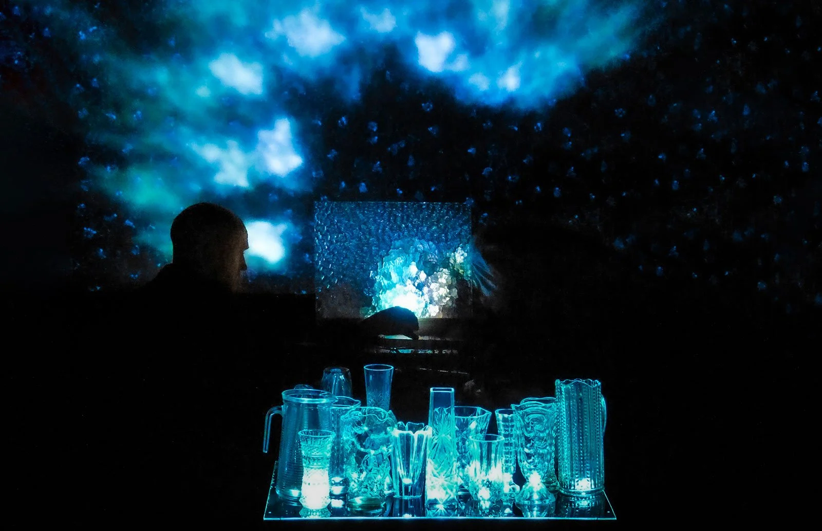 Teatret Gruppe 38 conjures delicate, low-tech magic at the Vancouver International Children's Festival