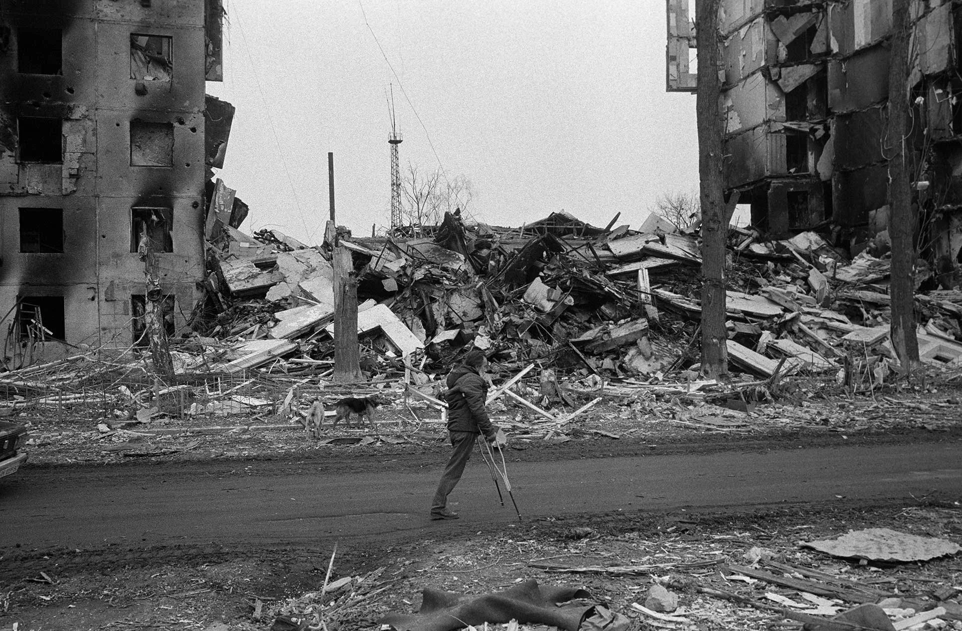 Documentary photographer Alexander Glyadyelov captures chaos and destruction in Ukraine