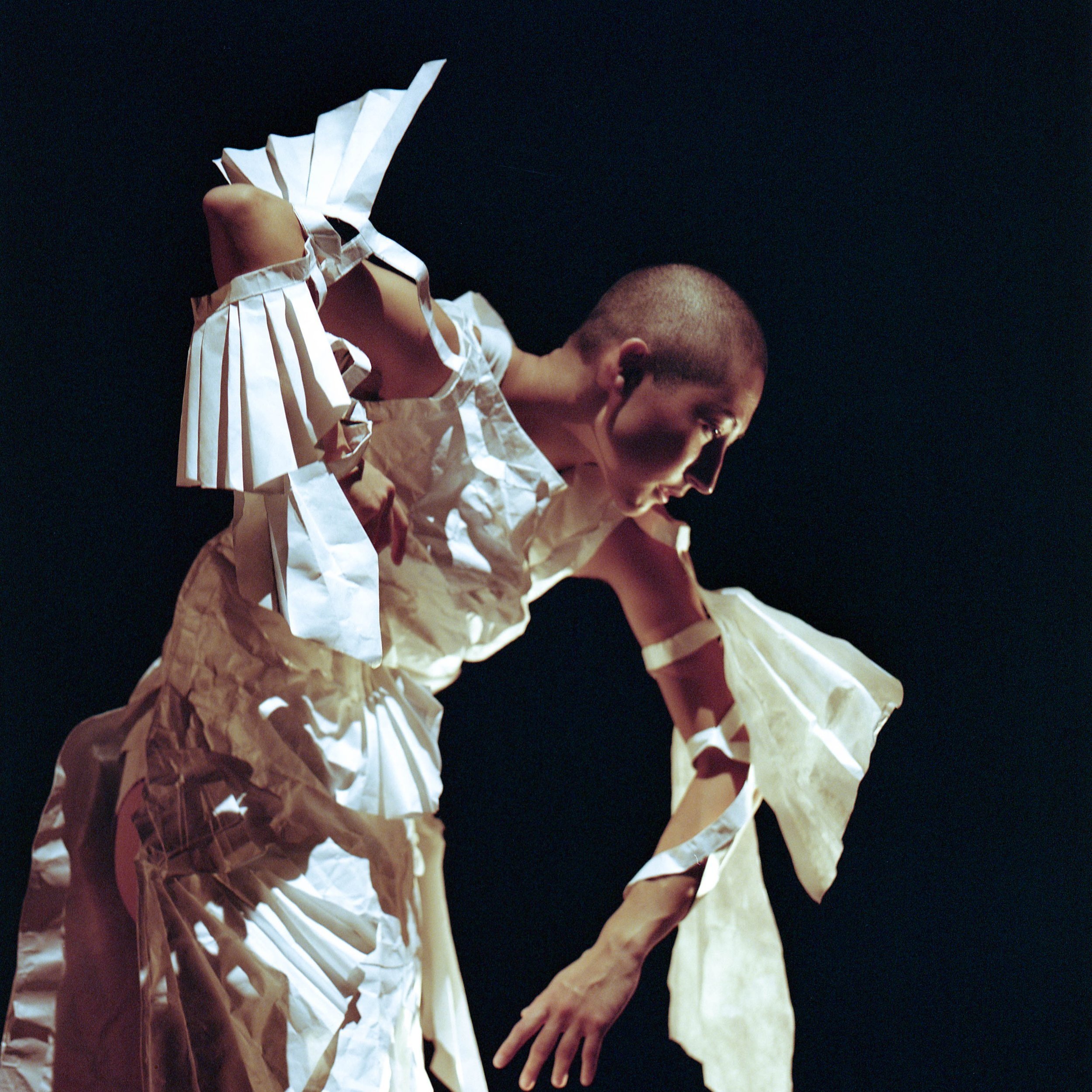 Dance artist Shion Skye Carter reconnects with calligraphy and her Japanese culture in Residuals (住み・墨)