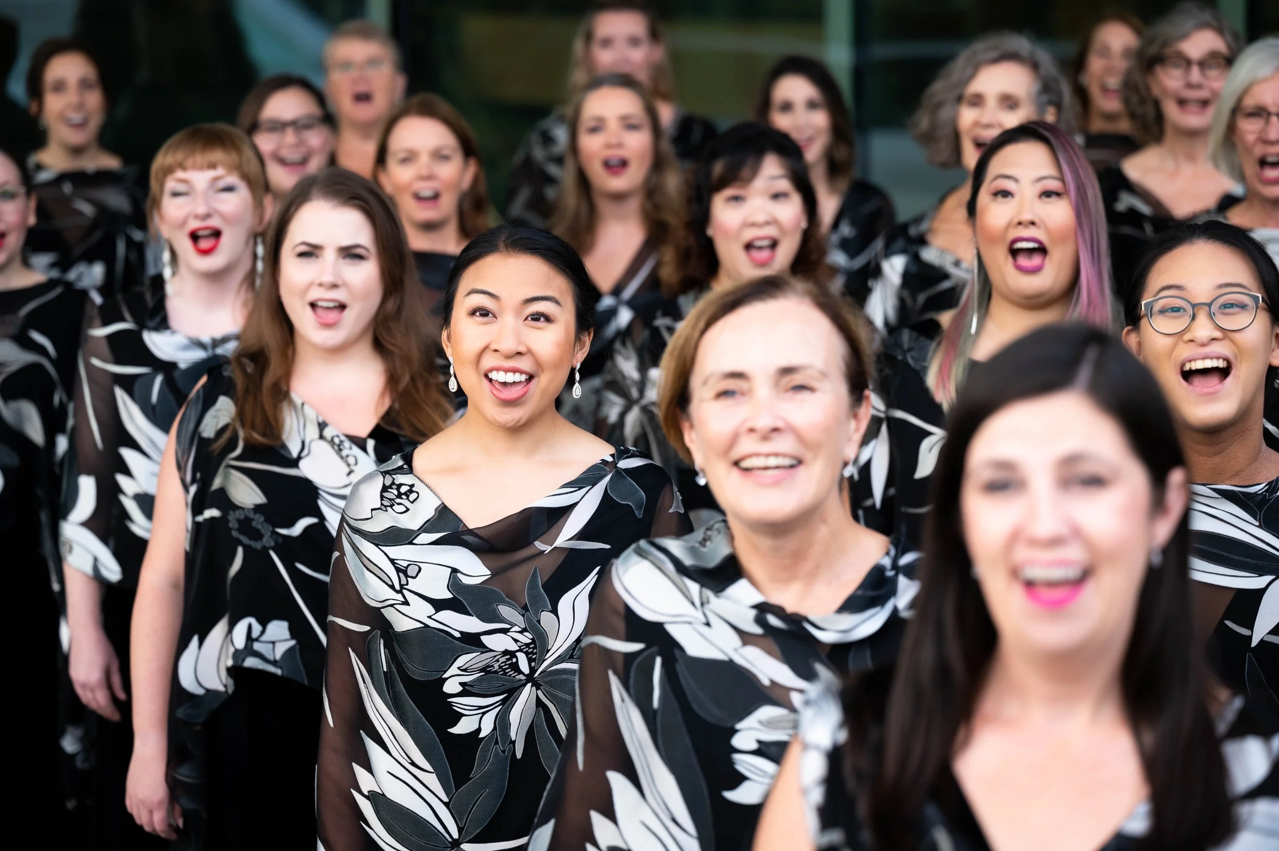 Elektra Women's Choir imbues annual Christmas concert with warmth