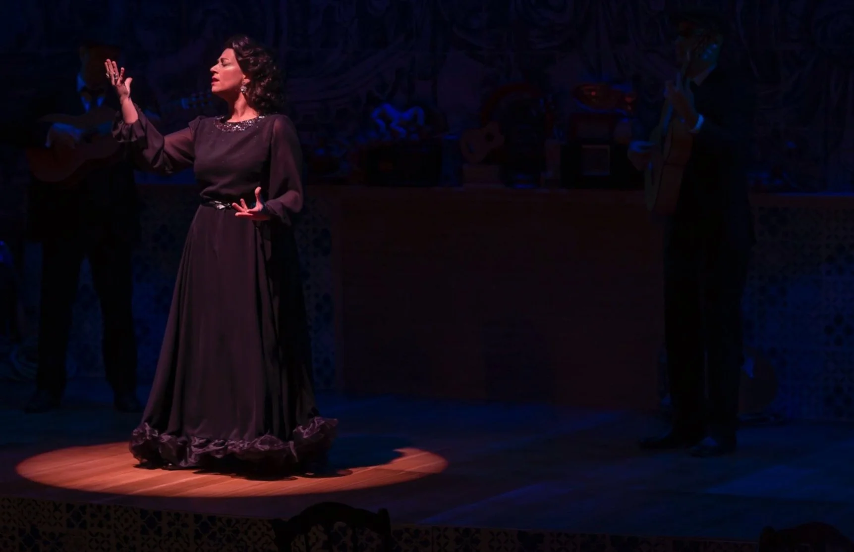 Elaine Ávila’s Fado: The Saddest Music in the World returns to the Vancouver stage