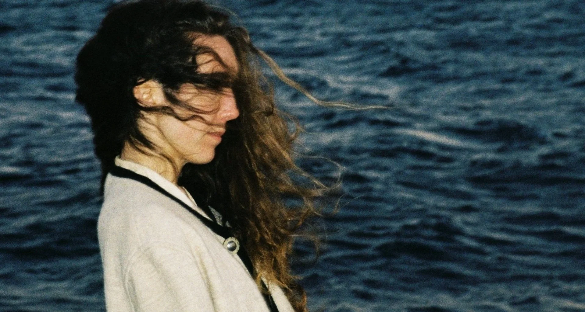 Rising Irish alt-folk star Anna Mieke weaves hypnotic strands of images into her songs