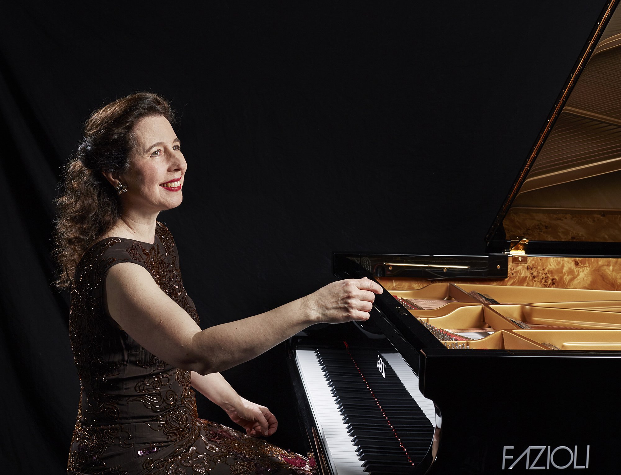 Early Music Vancouver presents pianist Angela Hewitt on March 12