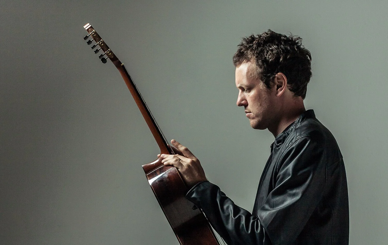 South African guitar adventurer Derek Gripper talks the kora, Bach, and improvisation