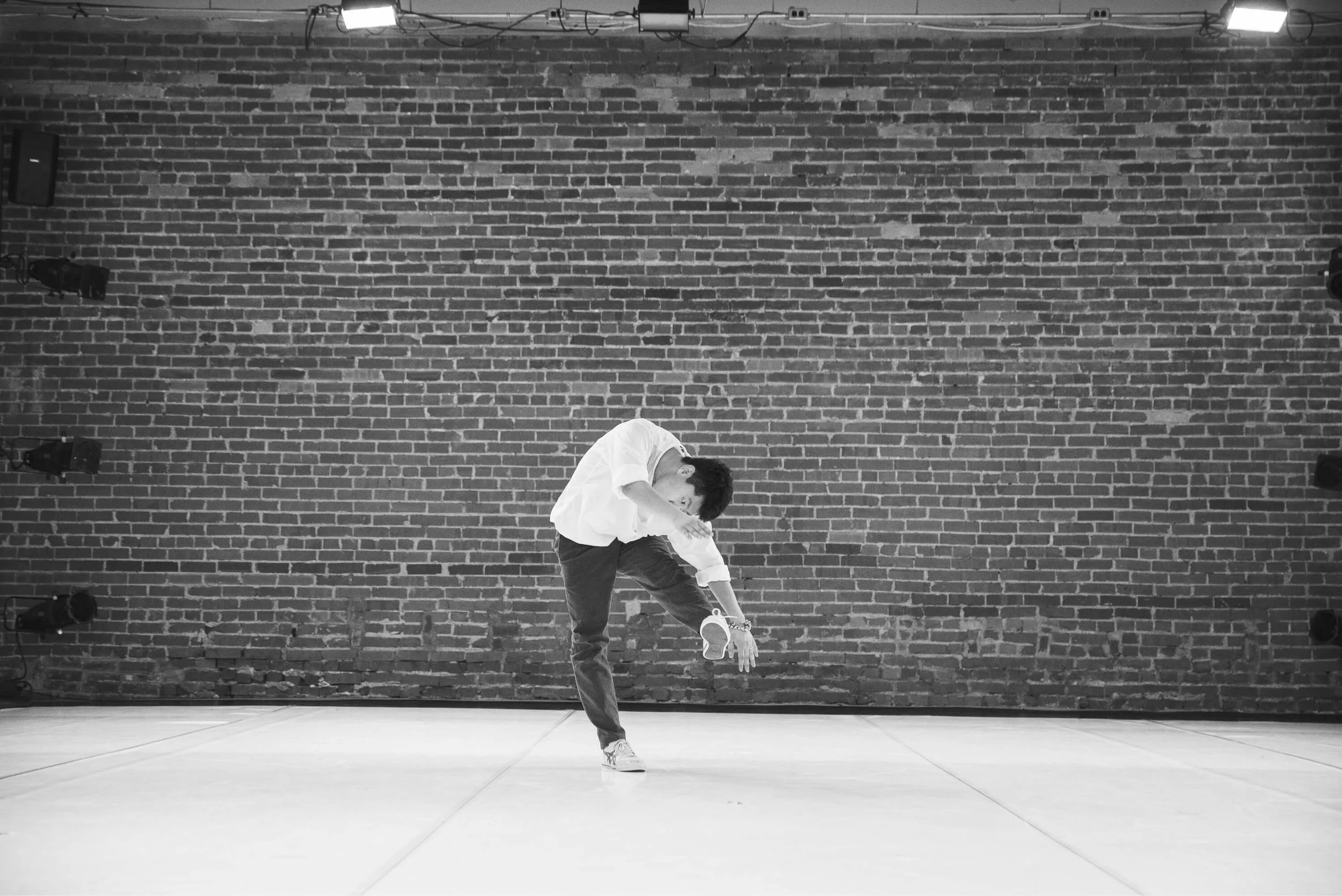 Naishi Wang's Taking Breath is a full-body exploration of breathing in a time of climate crisis