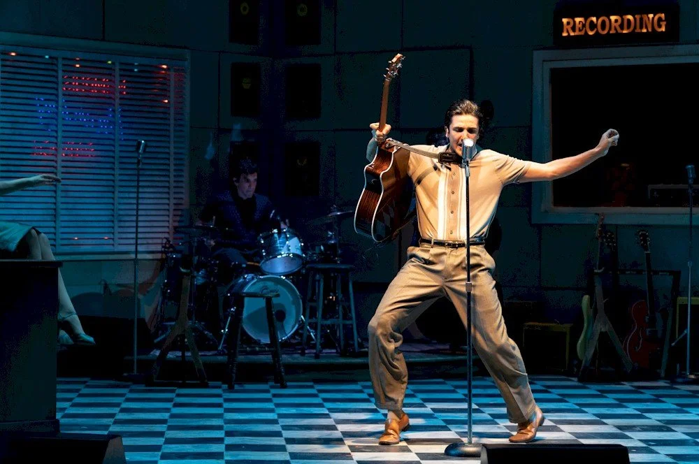 Theatre review: Convincing performances of Elvis, Jerry Lee Lewis, and more in high-energy Million Dollar Quartet