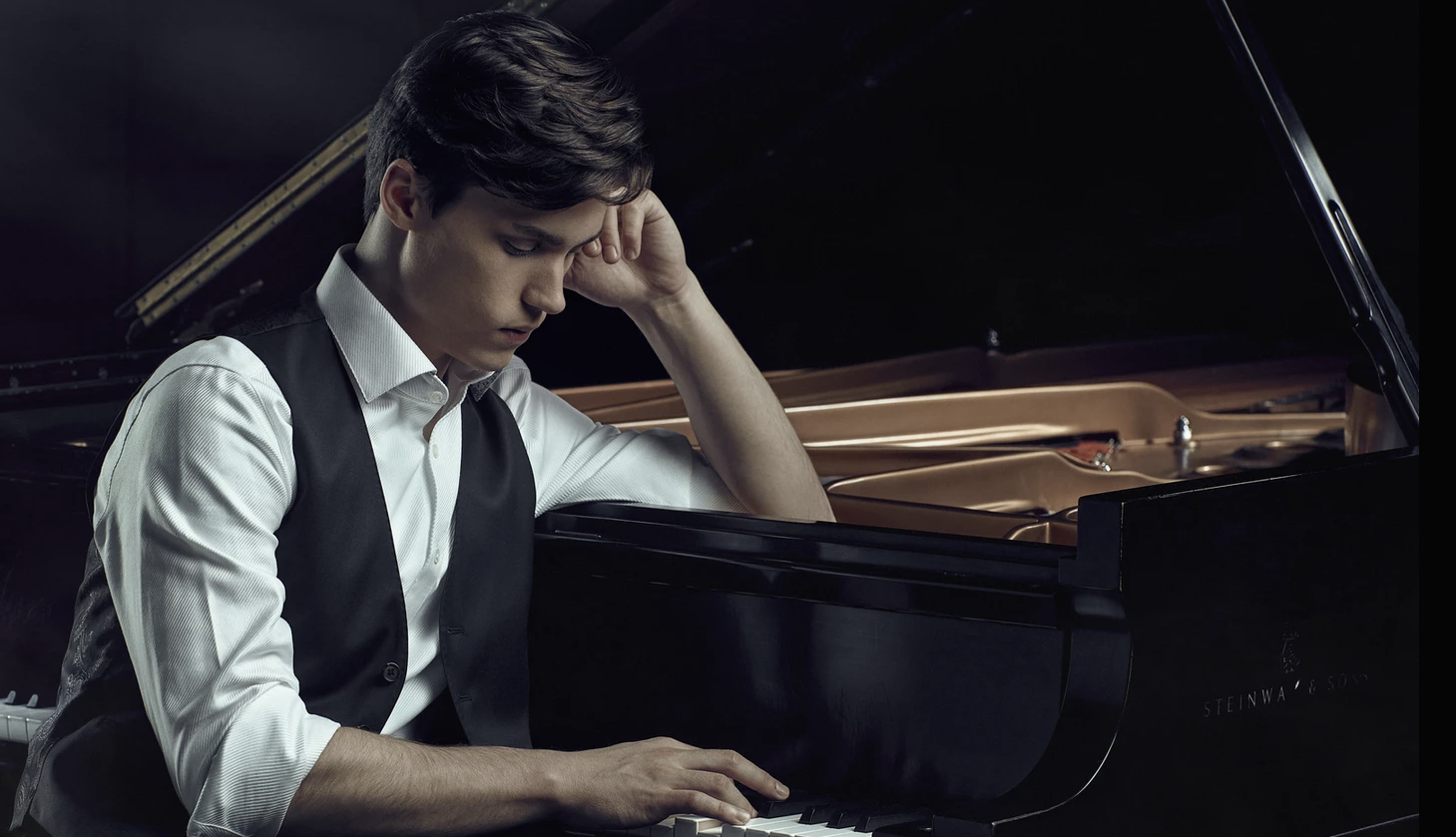Rising piano star Jaeden Izik-Dzurko comes full circle at the Vancouver Recital Society