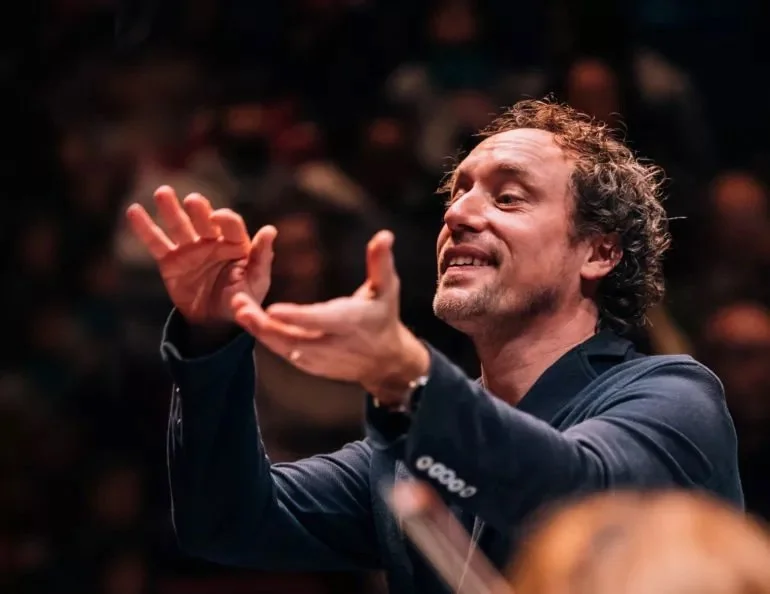 Music review: Vancouver Symphony Orchestra's triumphant season opener took listeners from depths of despair to euphoric heights