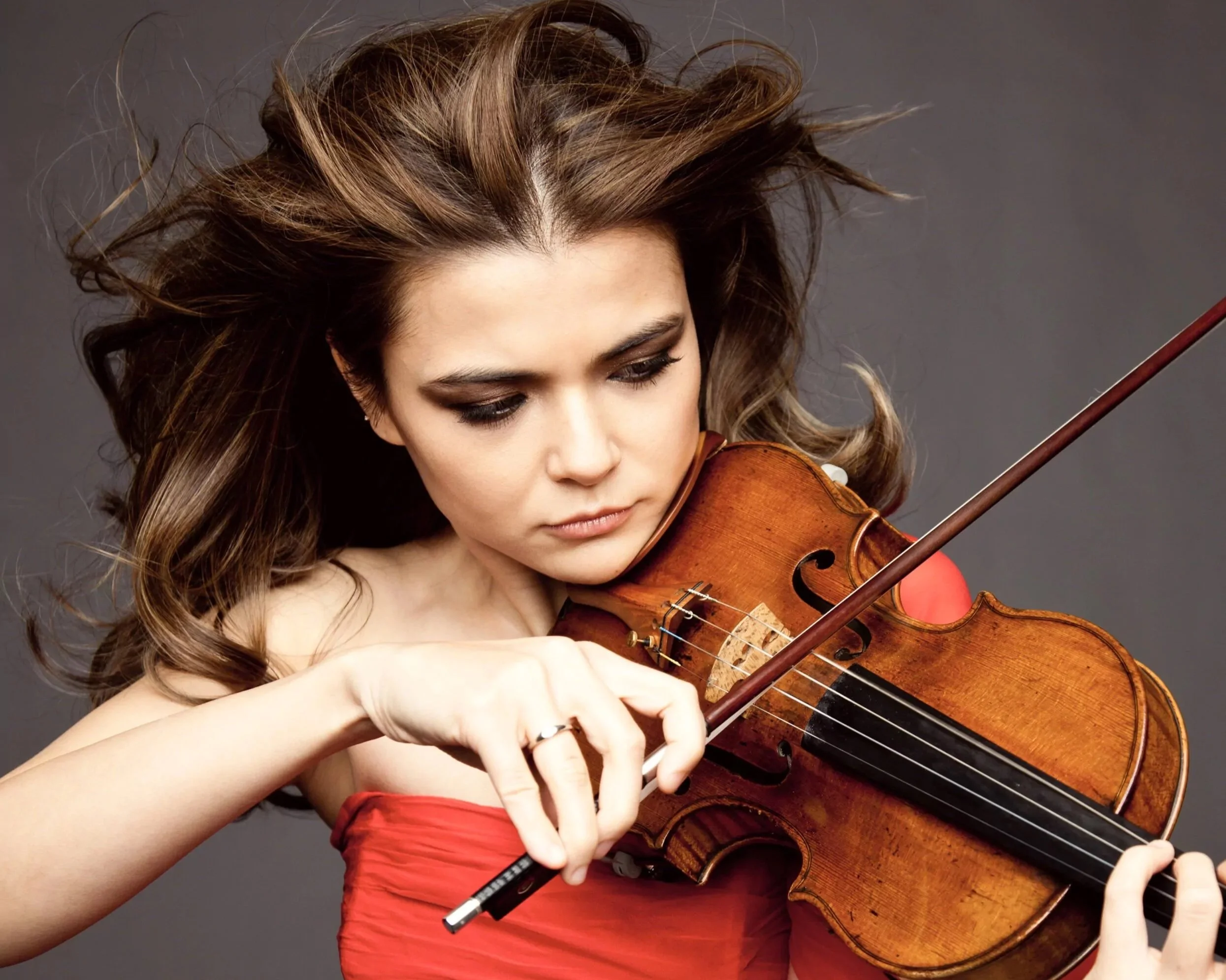 Violin star Karen Gomyo joins the VSO with Samuel Barber's Violin Concerto, September 29 and October 1