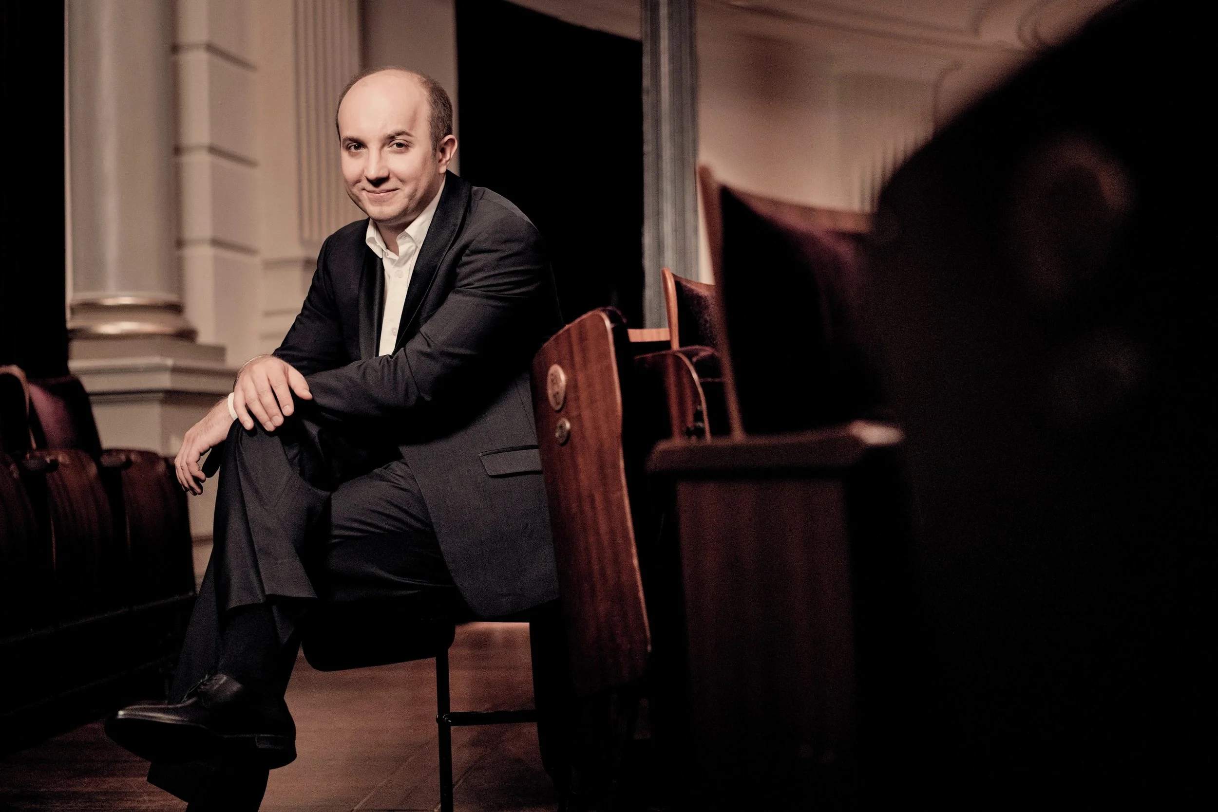 Ukrainian pianist Alexander Gavrylyuk transports audiences to an immersive musical universe with Haydn, Chopin, and Mussorgsky