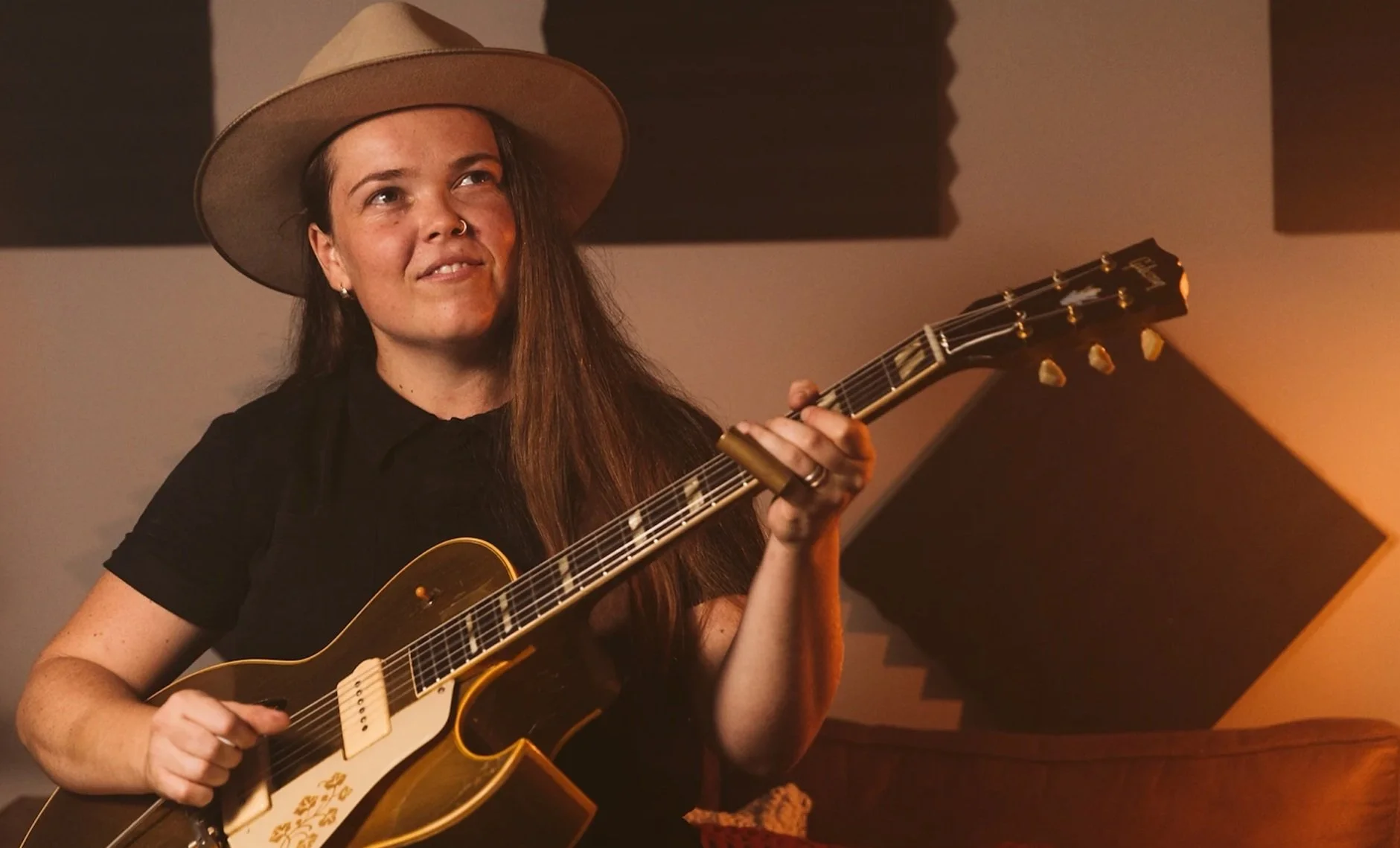 Armed with a big, 1950s Gibson, Australia's Minnie Marks brings new energy to International Guitar Night