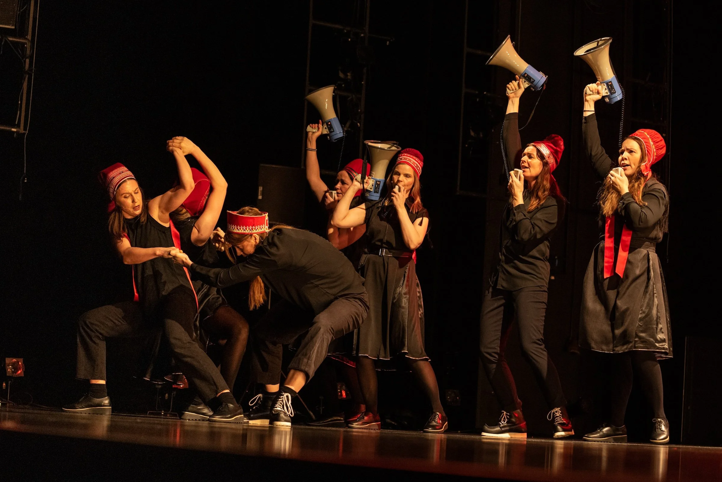 Dance artist Elle Sofe Sara draws on Sámiland roots in Vástádus eana – The answer is land