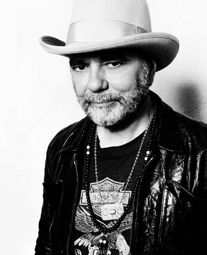 Music legend @daniellanois brings his Lanois Trio to @kaymeekcentre July 13.⁠
⁠
Seven-time Grammy winner is back on the road after forming his latest project in a chapel on the outskirts of Berlin. Head to Stir to read more. ⁠
⁠
⁠
#yvrmusic #music #w